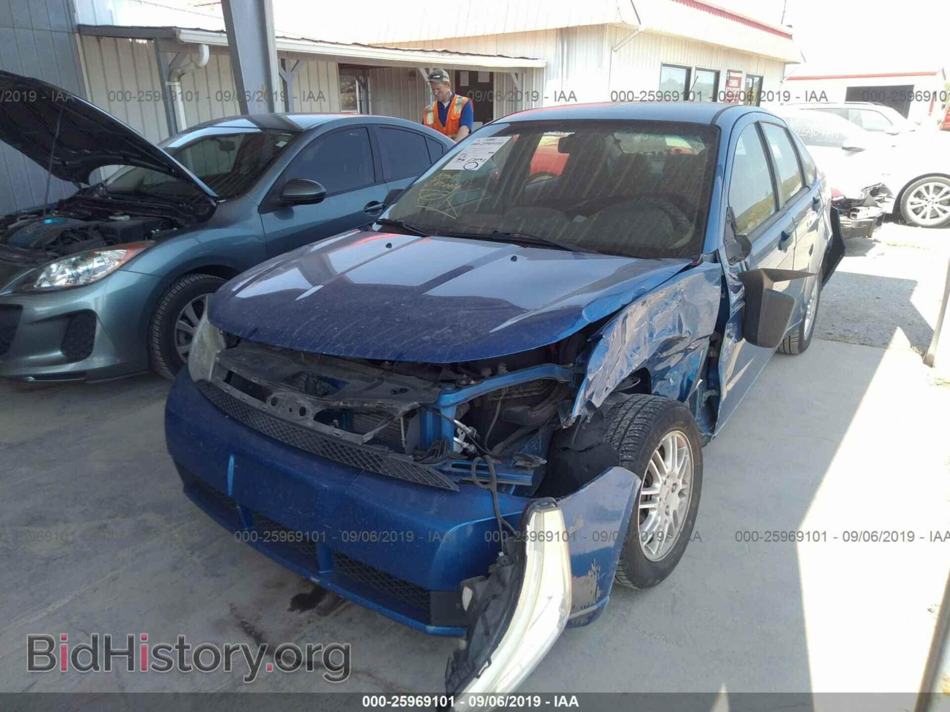 2011 FORD FOCUS - VIN: 1FAHP3FN7BW159378 - Фото 2