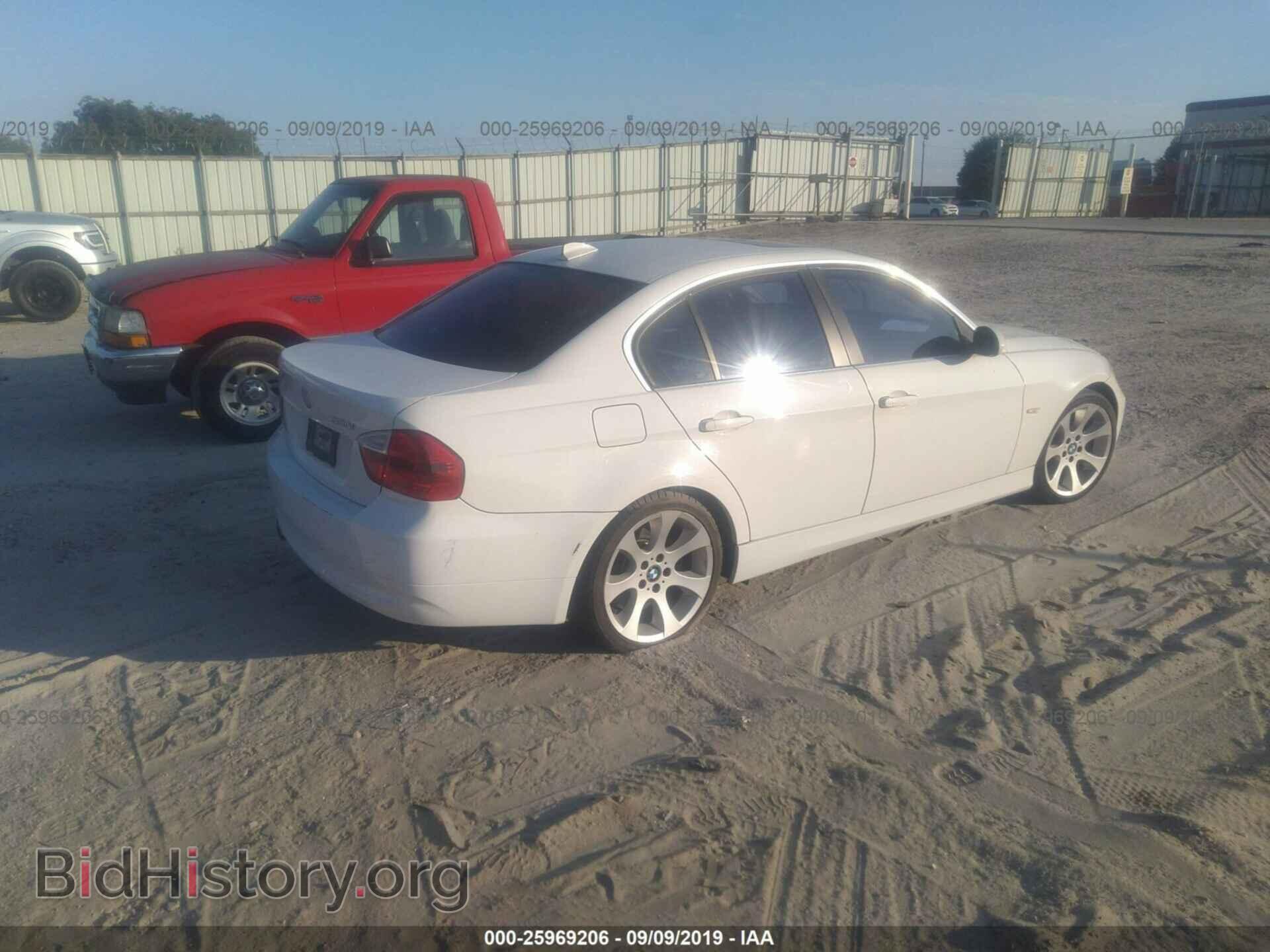 2006 BMW 330 - VIN: WBAVB33596PS14412 - Фото 4