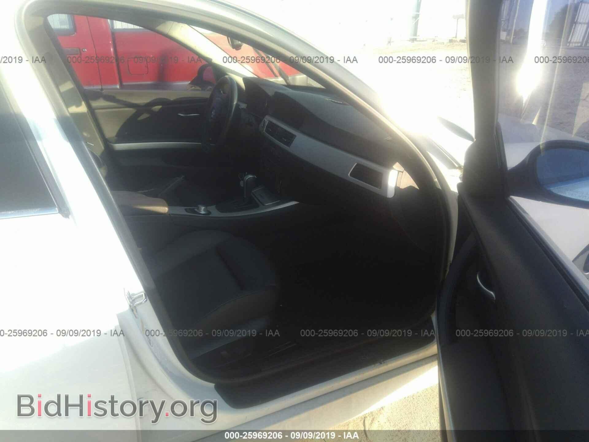 2006 BMW 330 - VIN: WBAVB33596PS14412 - Фото 5