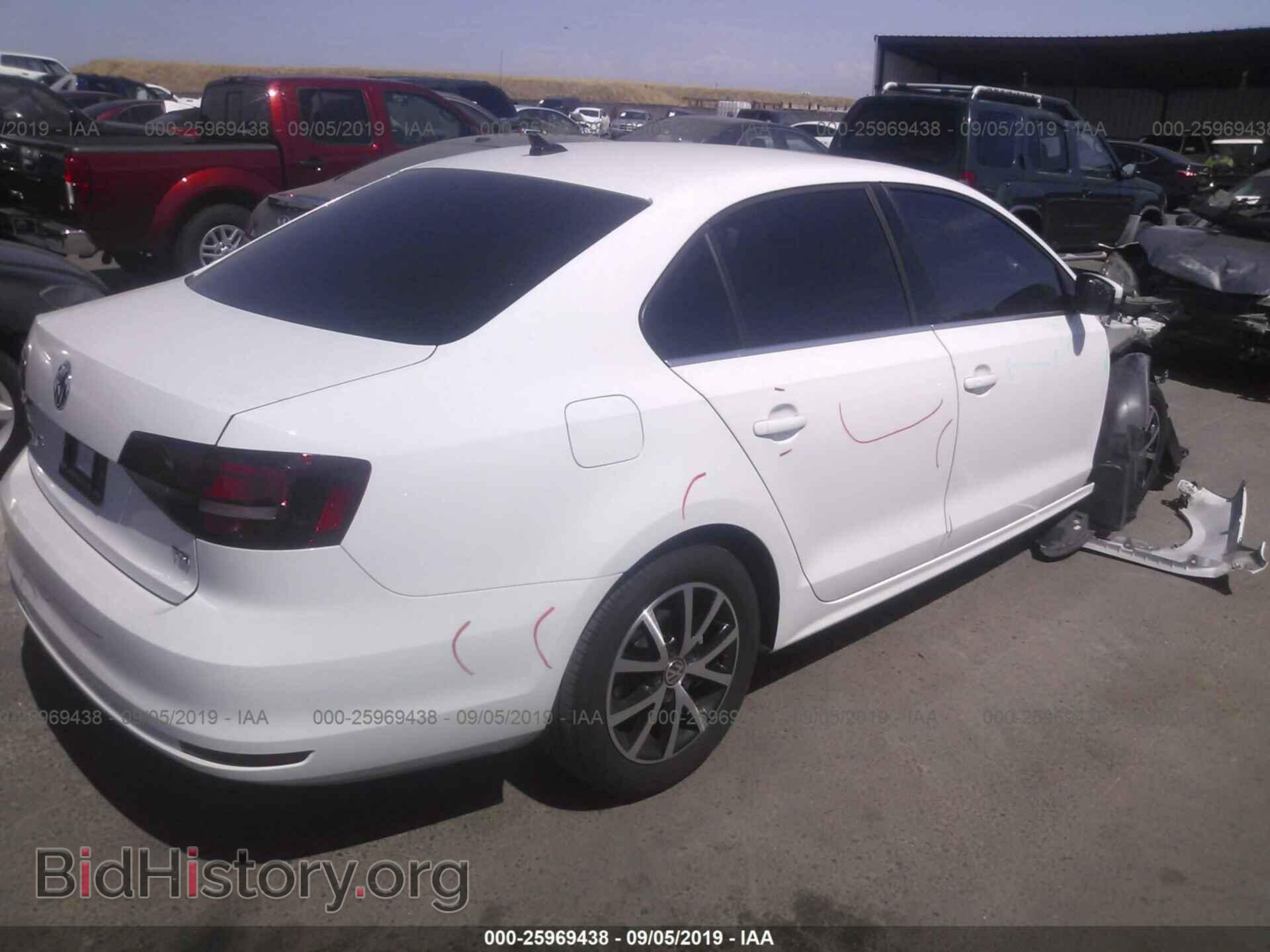 2017 VOLKSWAGEN JETTA - VIN: 3VWDB7AJ4HM262671 - Photo 4