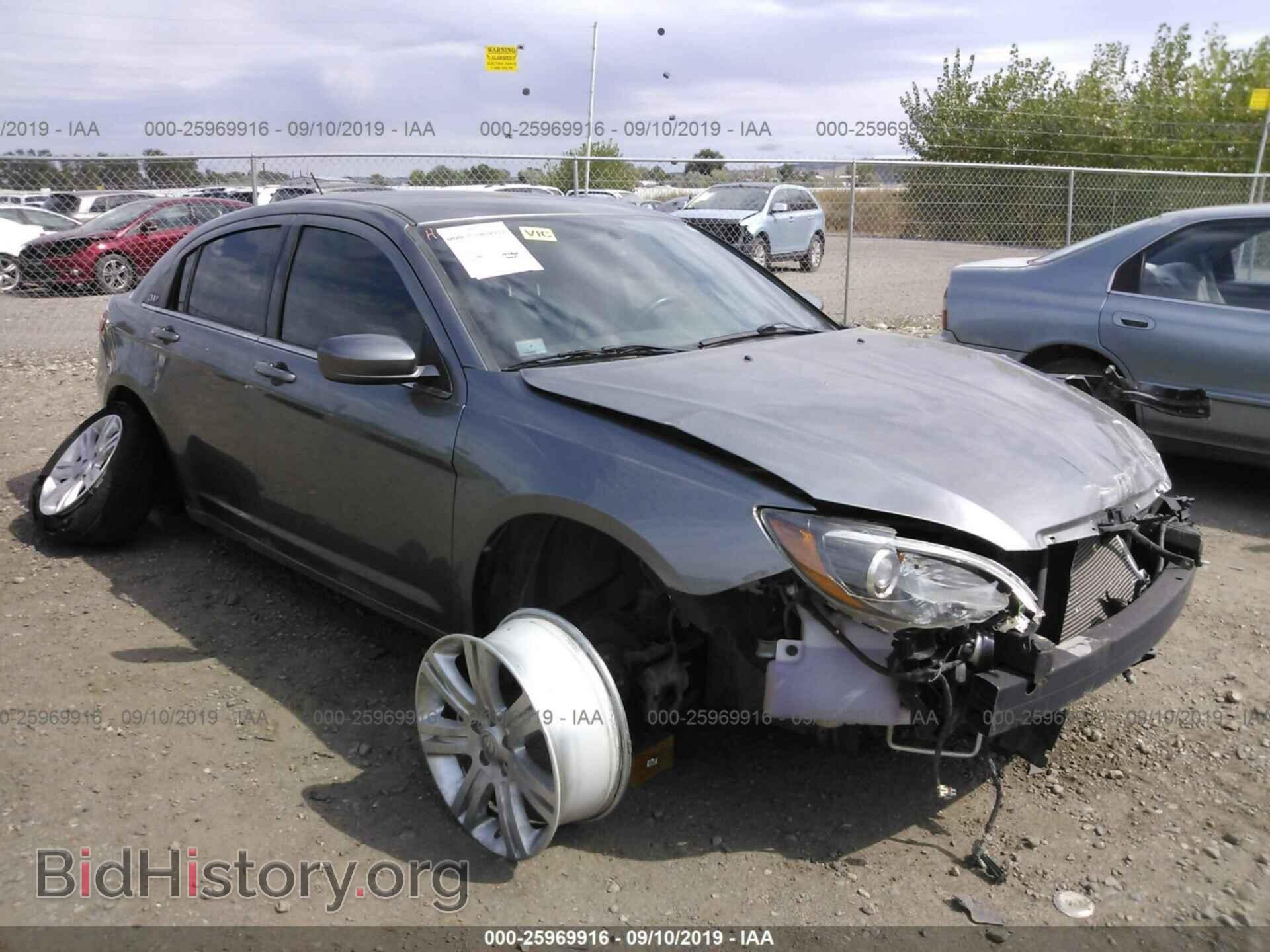 Photo 1C3BC8FG3BN612013 - CHRYSLER 200 2011