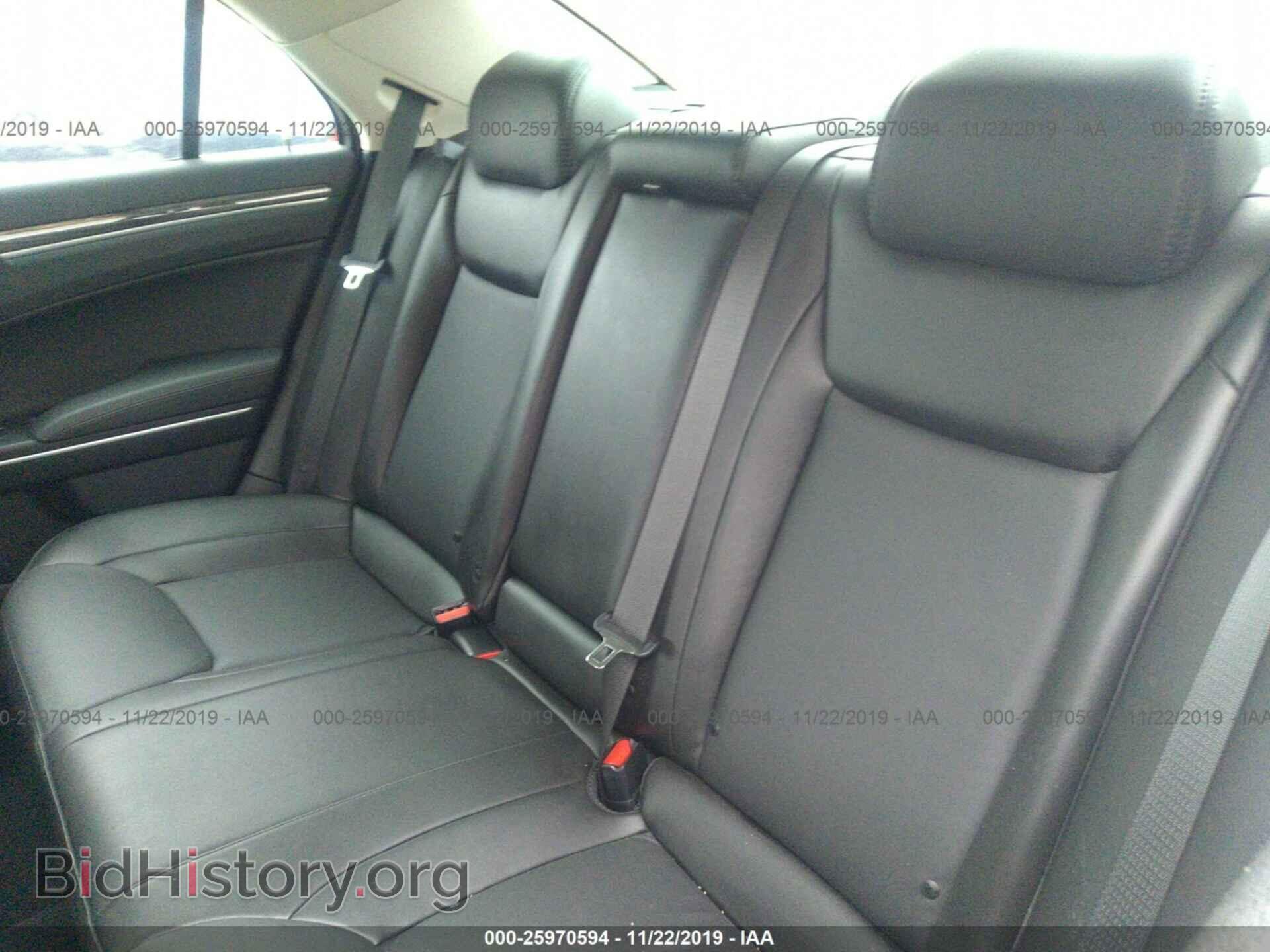 2019 CHRYSLER 300 - VIN: 2C3CCAAG8KH590702 - Фото 8