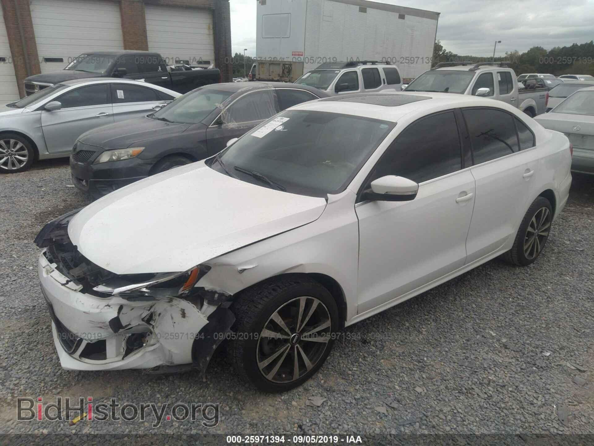 2014 VOLKSWAGEN JETTA - VIN: 3VWL17AJ2EM324546 - Photo 2