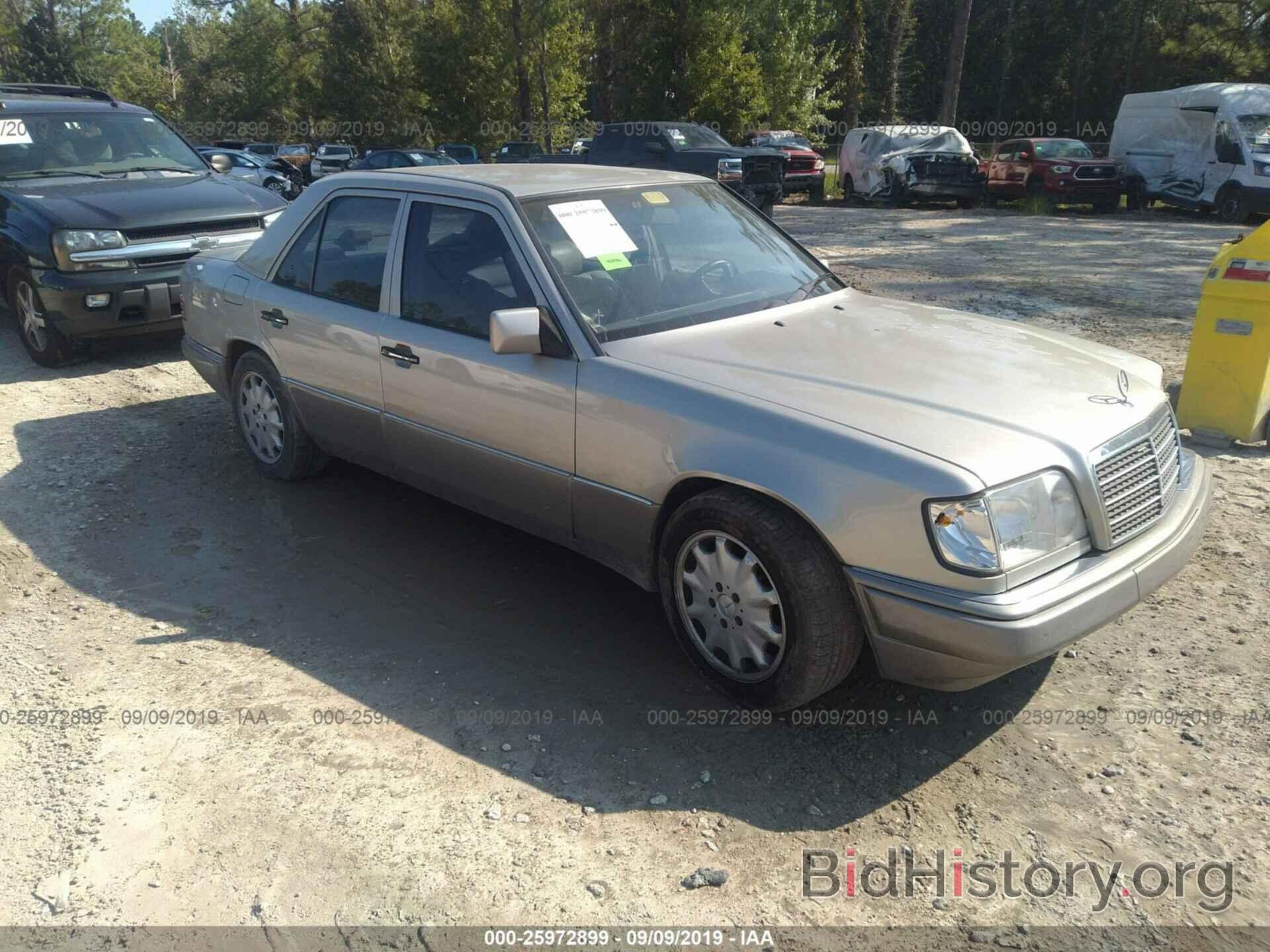 Photo WDBEA32E4RC138406 - MERCEDES-BENZ E 1994