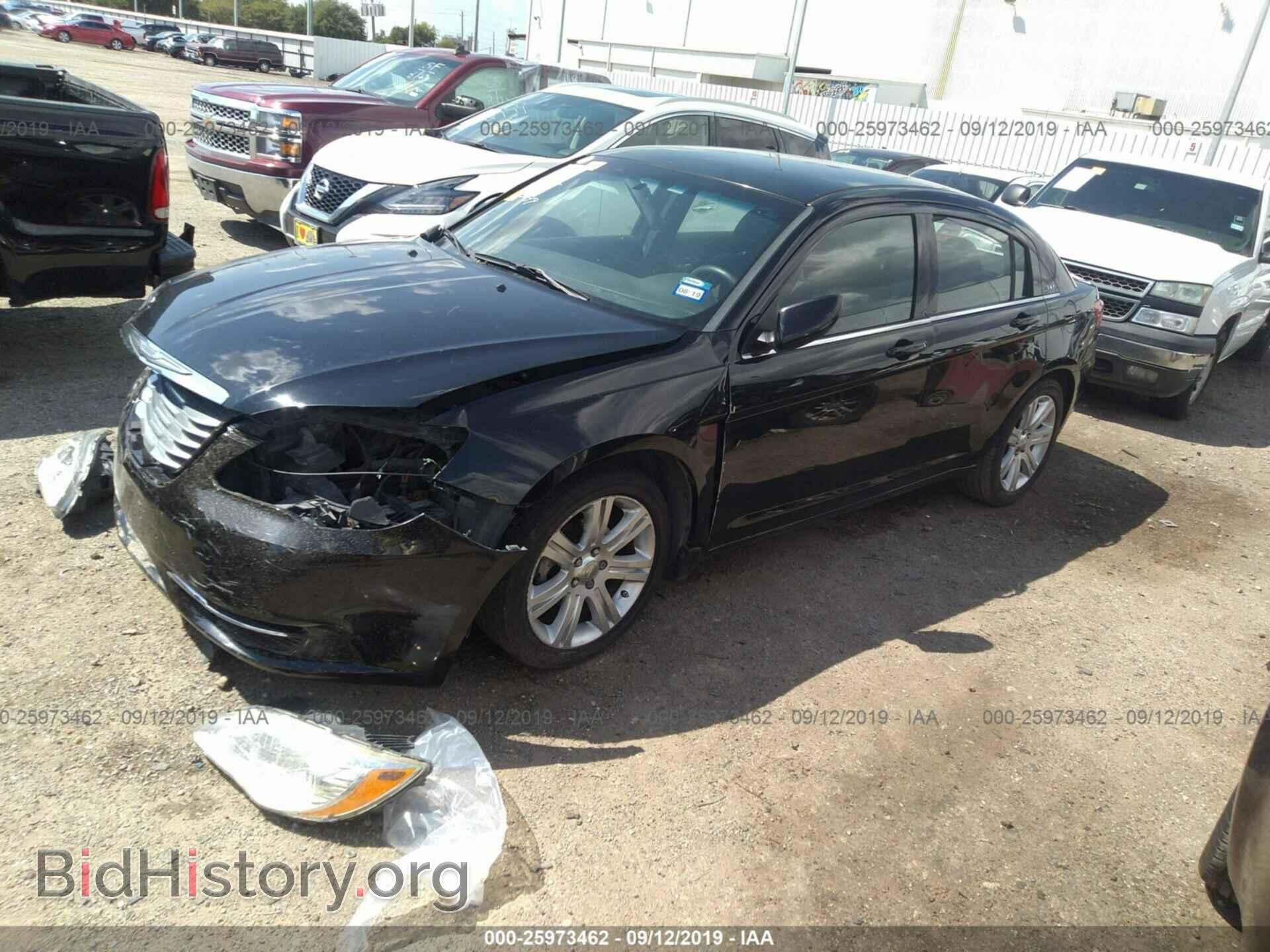 2013 CHRYSLER 200 - VIN: 1C3CCBAB4DN642119 - Photo 2