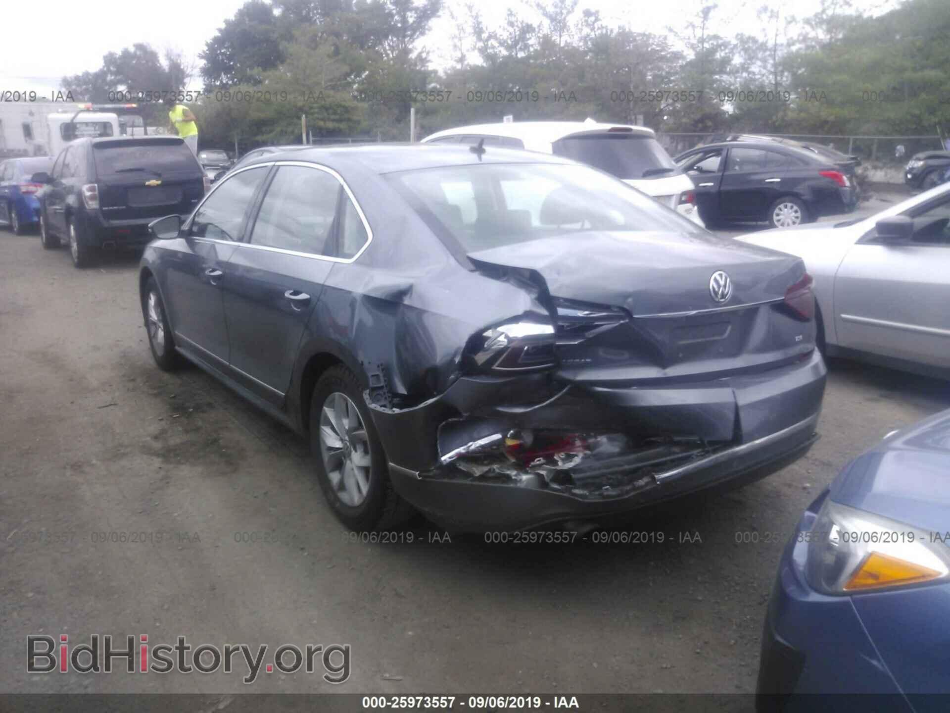2017 VOLKSWAGEN PASSAT - VIN: 1VWAT7A30HC027820 - Фото 3