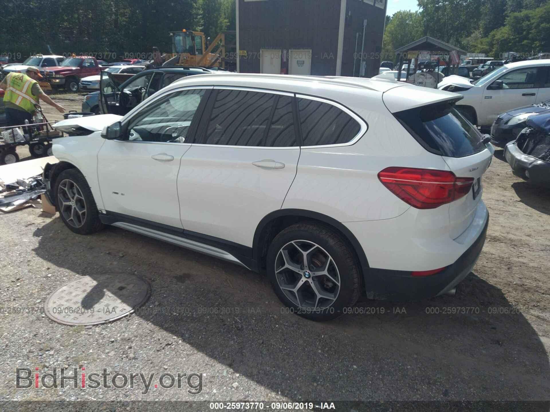 2017 BMW X1 - VIN: WBXHT3C37H5F72088 - Фото 3
