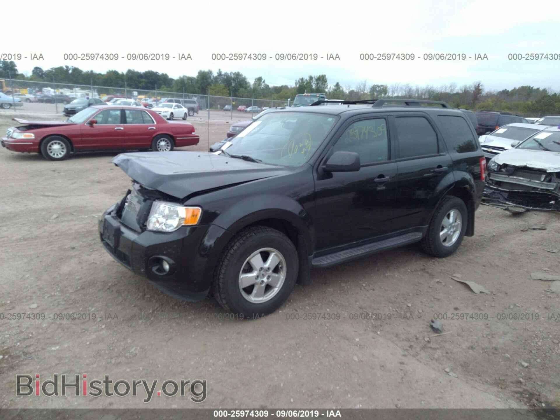 2011 Ford Escape - VIN: 1FMCU9DG6BKC60919 - Photo 2