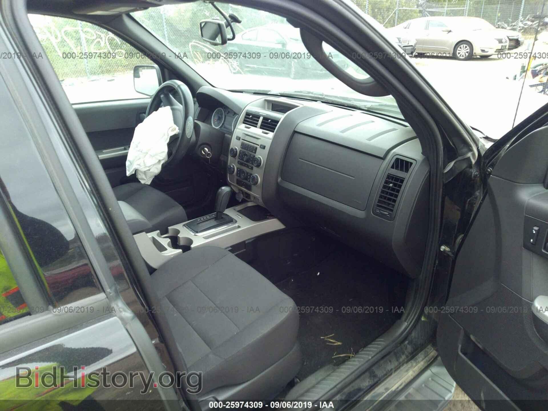 2011 Ford Escape - VIN: 1FMCU9DG6BKC60919 - Photo 5