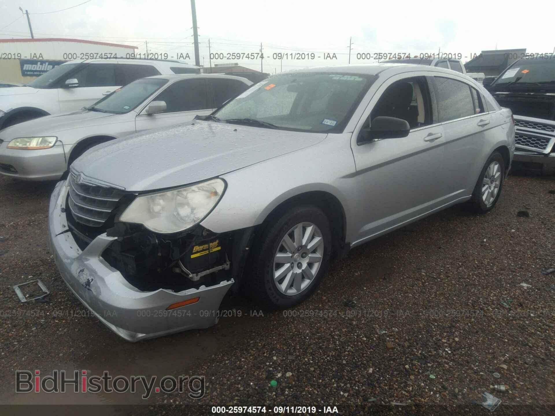 2010 CHRYSLER SEBRING - VIN: 1C3CC4FB4AN220335 - Фото 2