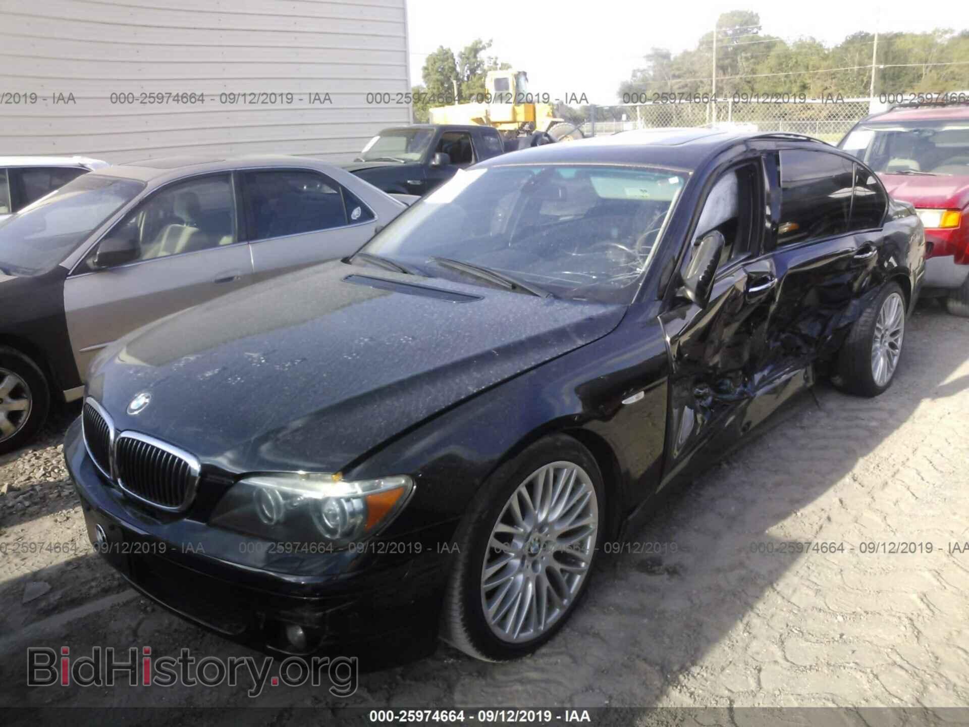 2007 BMW 750 - VIN: WBAHN83577DT68301 - Фото 2
