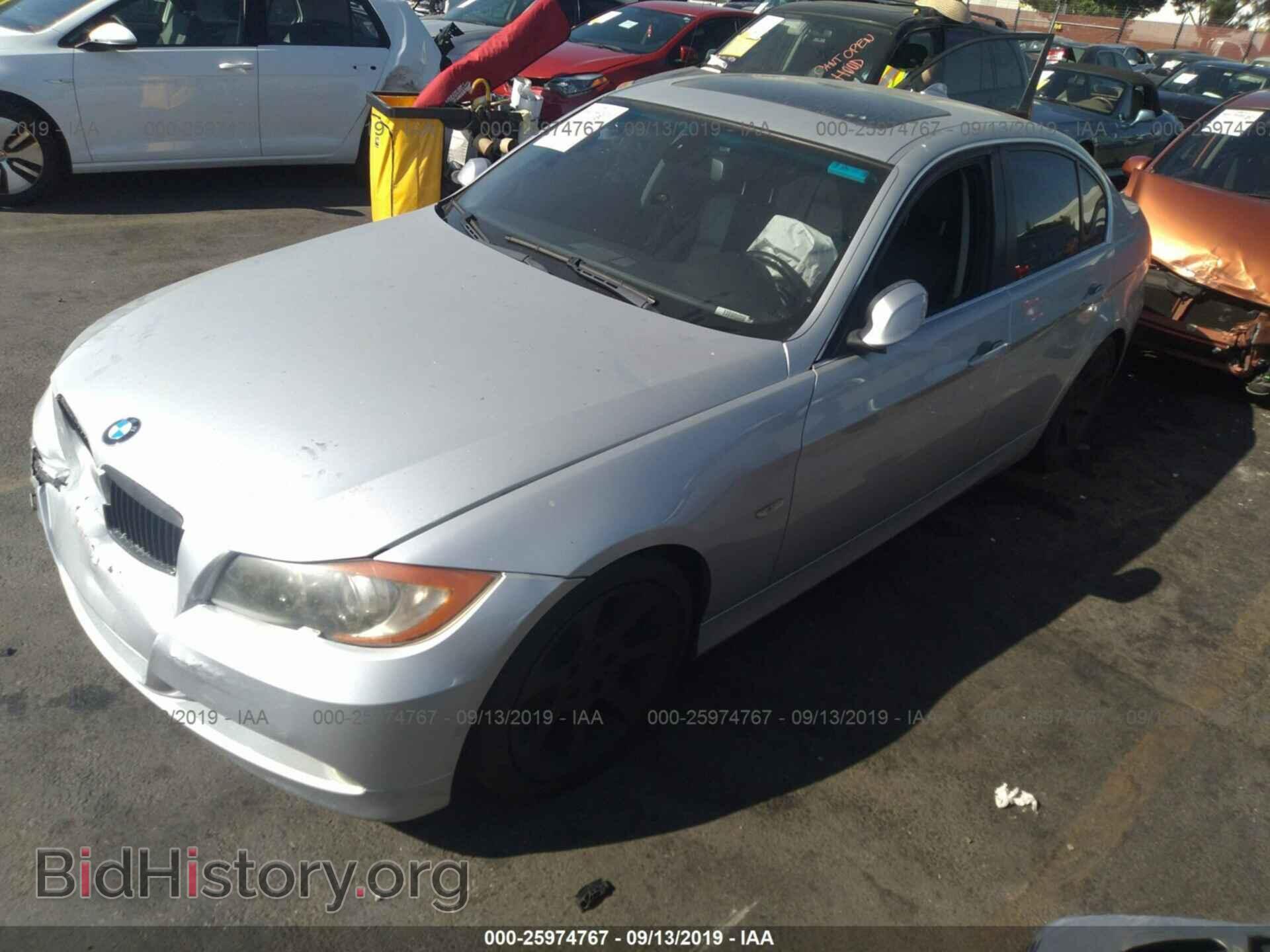 2007 BMW 335 - VIN: WBAVB73537P100687 - Фото 2