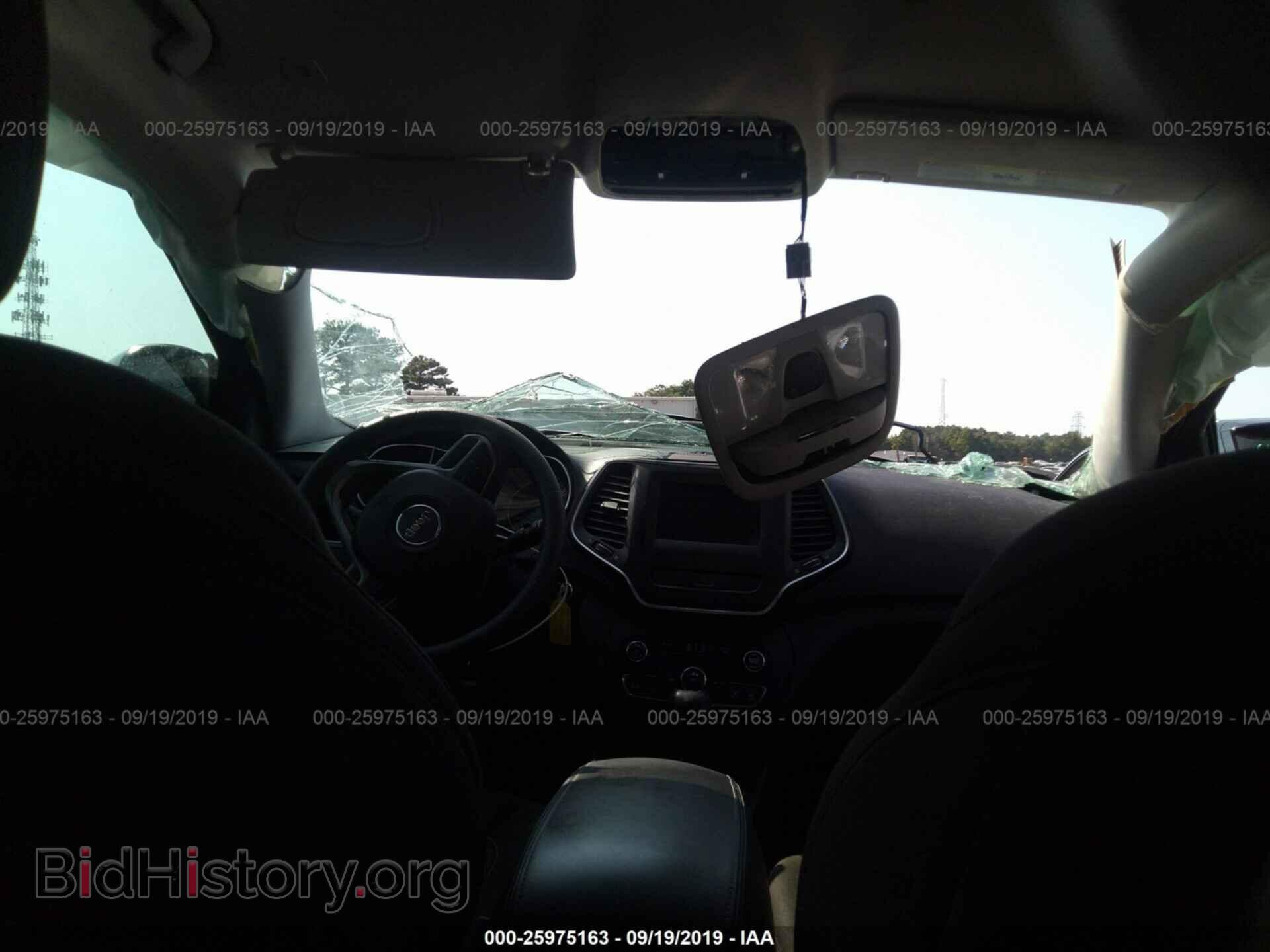 2019 JEEP CHEROKEE - VIN: 1C4PJLCB8KD144580 - Фото 6