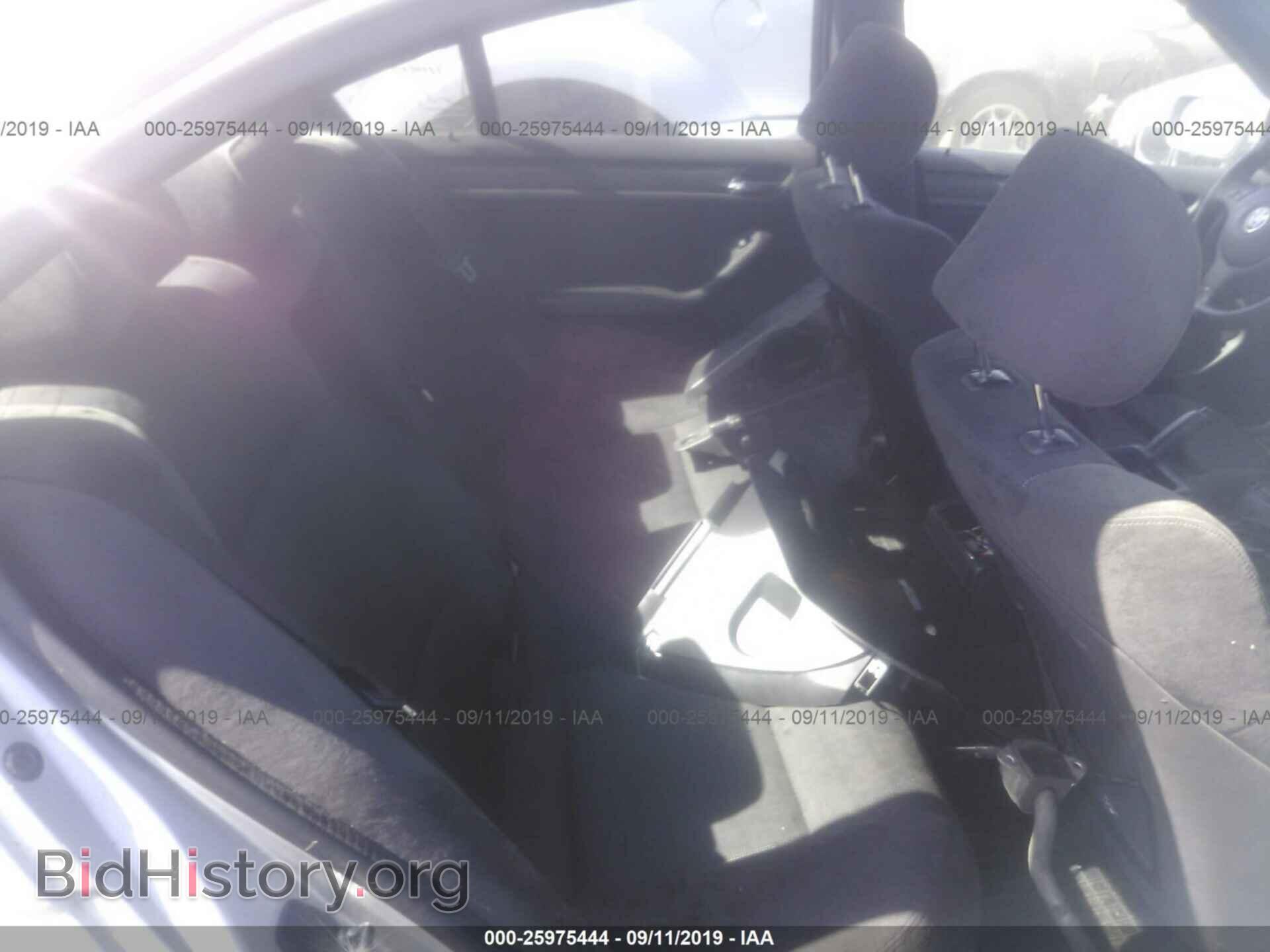 2003 BMW 330 - VIN: WBAEV53433KM05035 - Photo 8