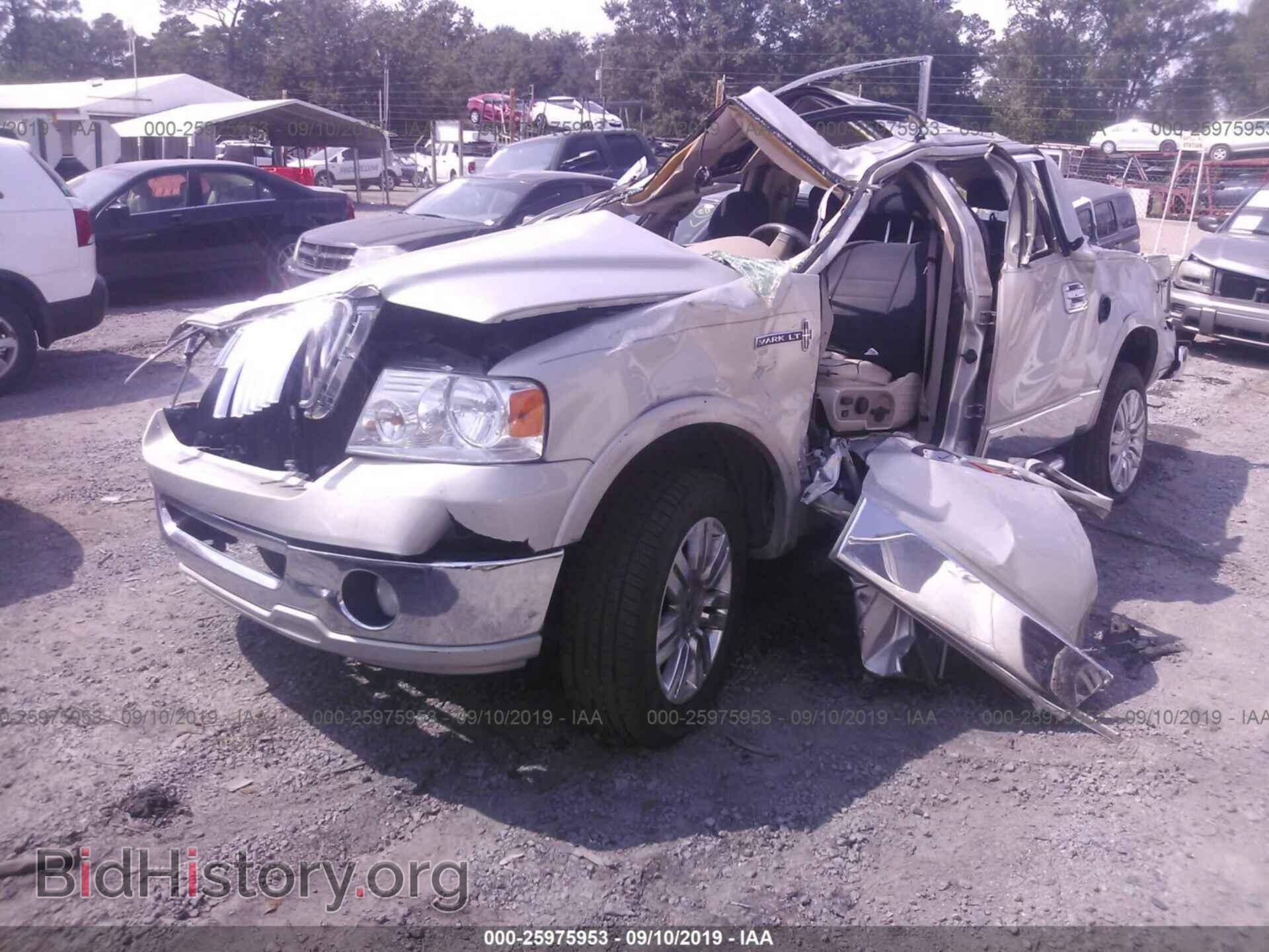 2006 LINCOLN MARK LT - VIN: 5LTPW18596FJ23799 - Photo 2