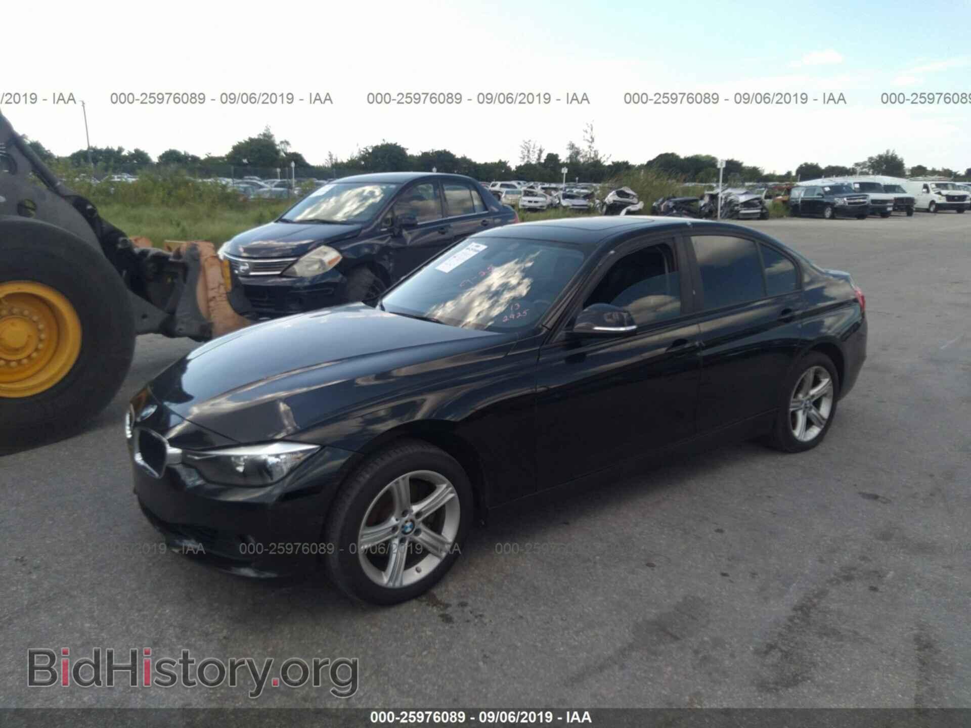2013 BMW 328 - VIN: WBA3A5G52DNP22925 - Фото 2