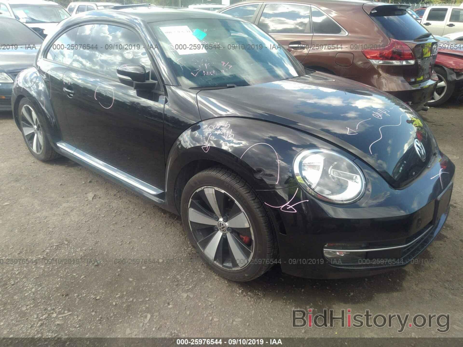 Photo 3VW467AT3DM605423 - VOLKSWAGEN BEETLE 2013