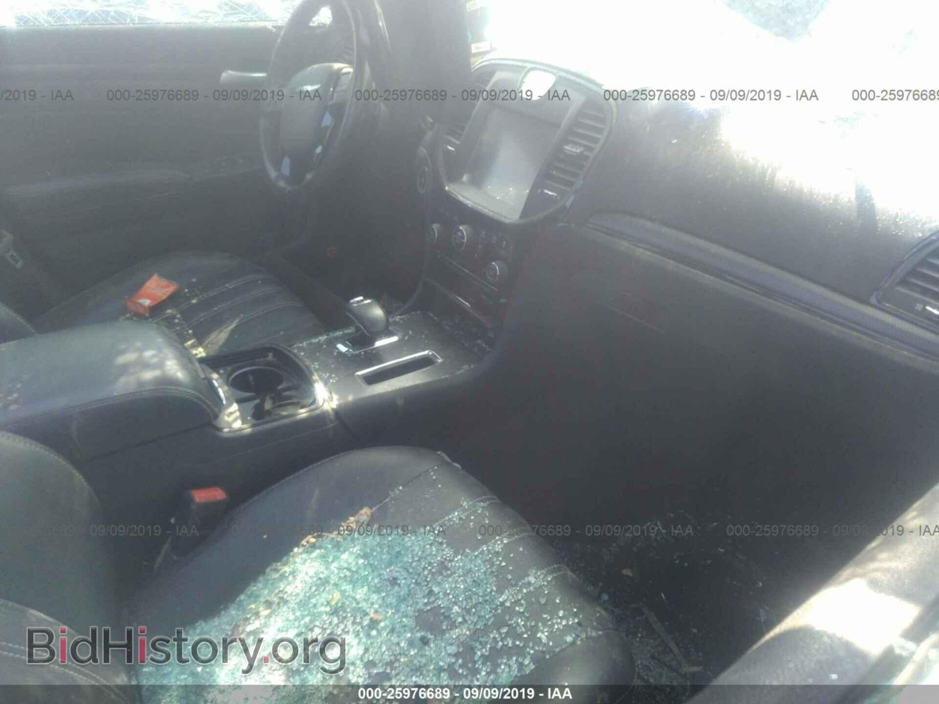 2014 CHRYSLER 300 - VIN: 2C3CCAGG6EH229366 - Фото 5
