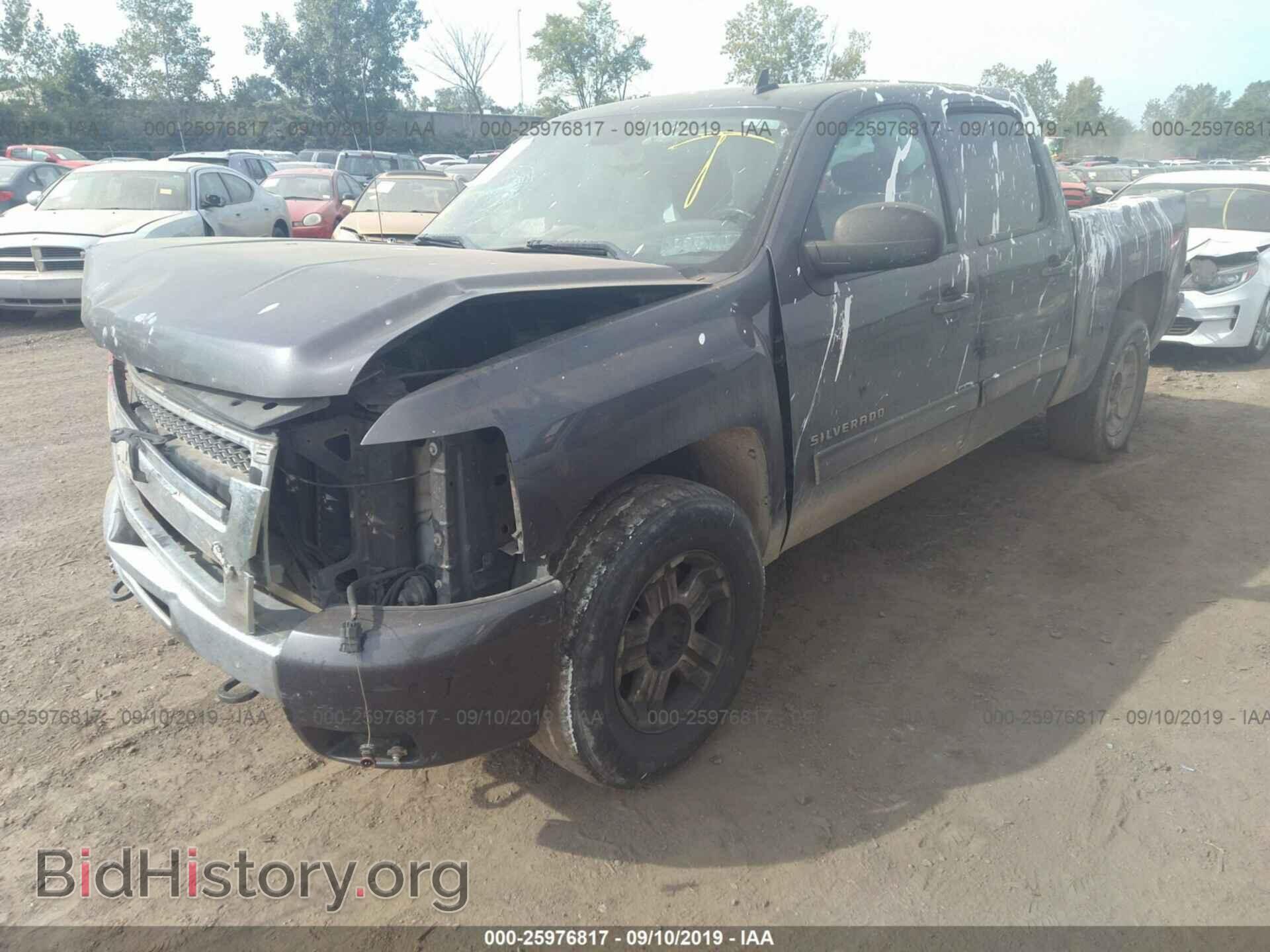 2011 CHEVROLET SILVERADO - VIN: 3GCPCSE03BG259624 - Фото 2
