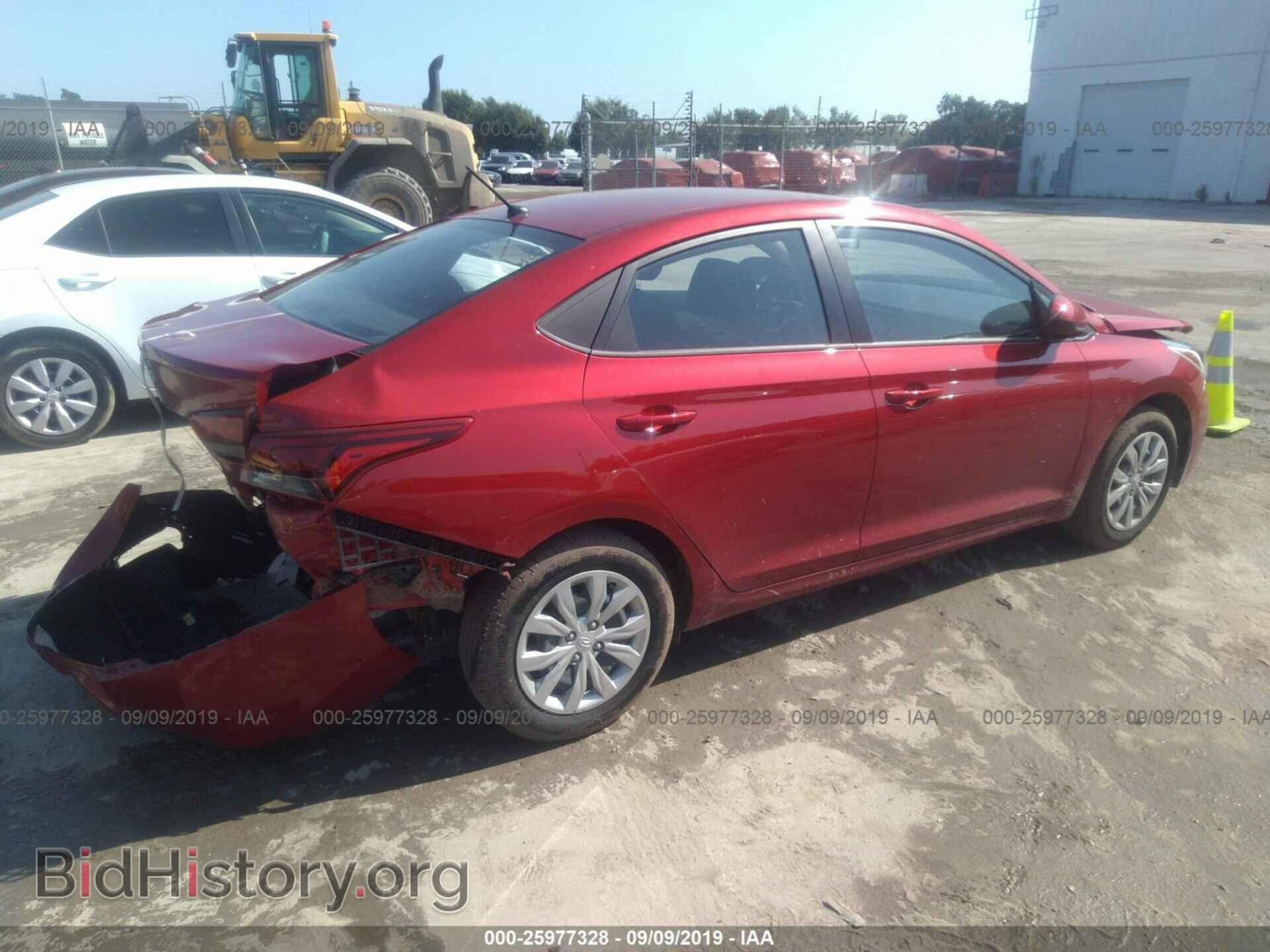 2019 HYUNDAI ACCENT - VIN: 3KPC24A30KE064542 - Фото 4