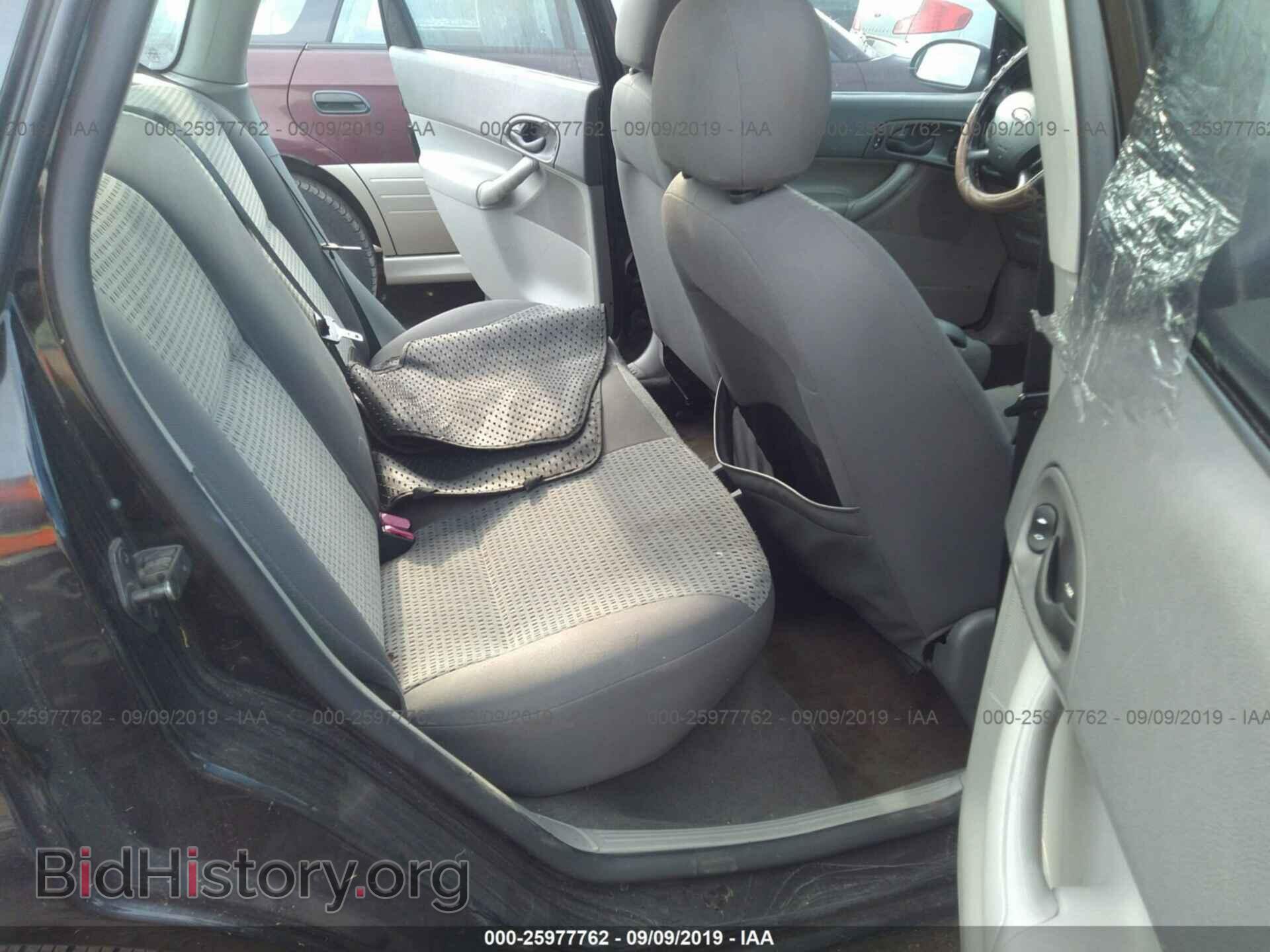 2005 FORD FOCUS - VIN: 1FAFP34N25W284111 - Фото 8