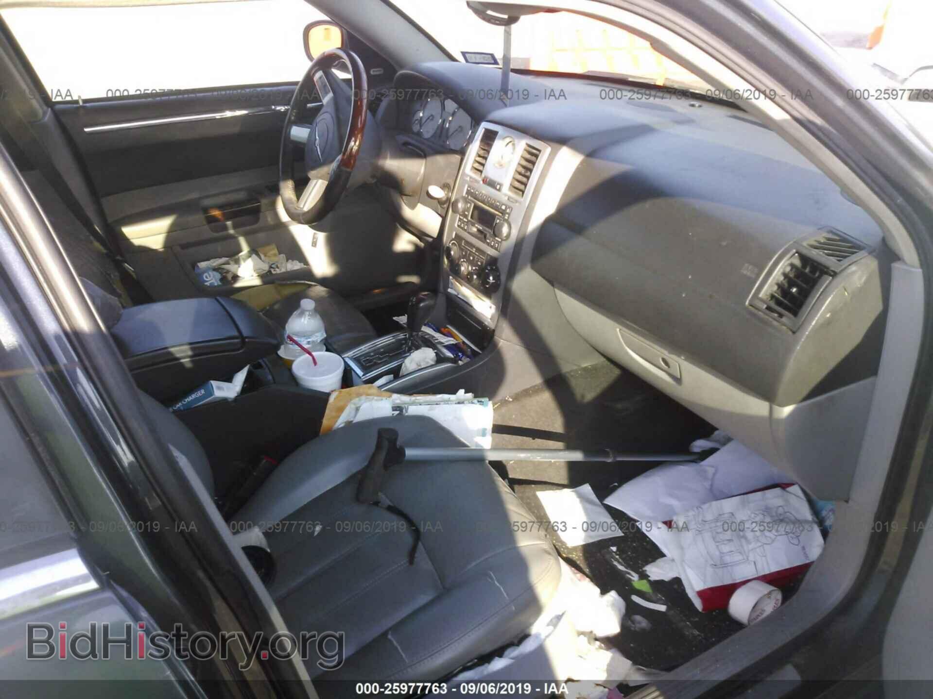 2007 CHRYSLER 300C - VIN: 2C3KA63HX7H667212 - Фото 5