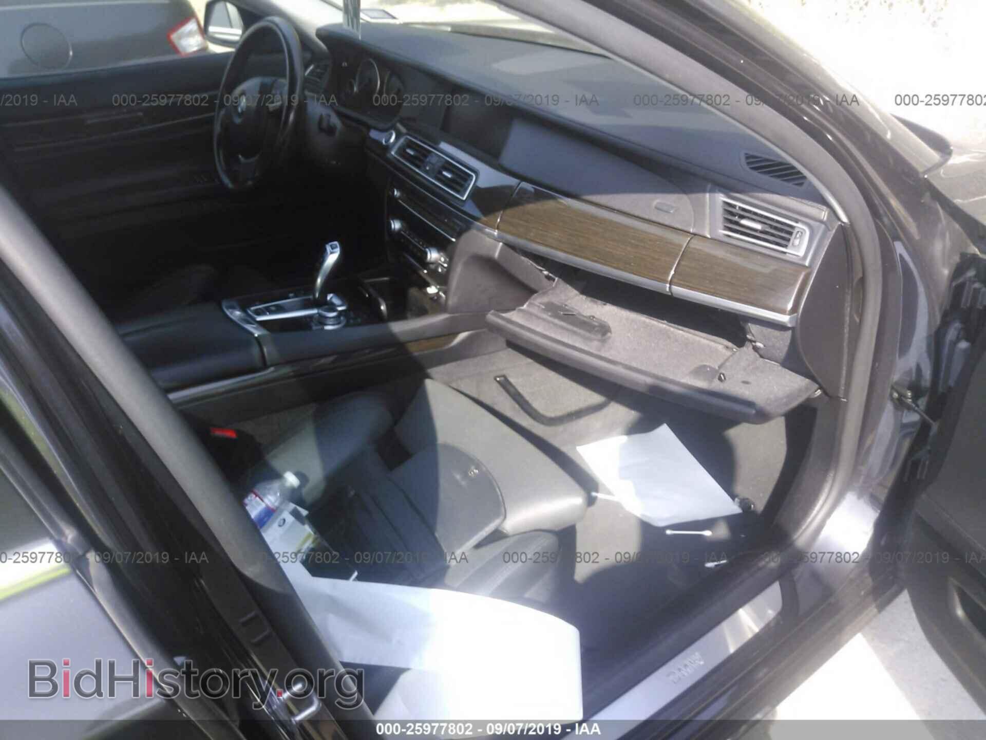 2012 BMW 750 - VIN: WBAKB8C59CC965318 - Фото 5