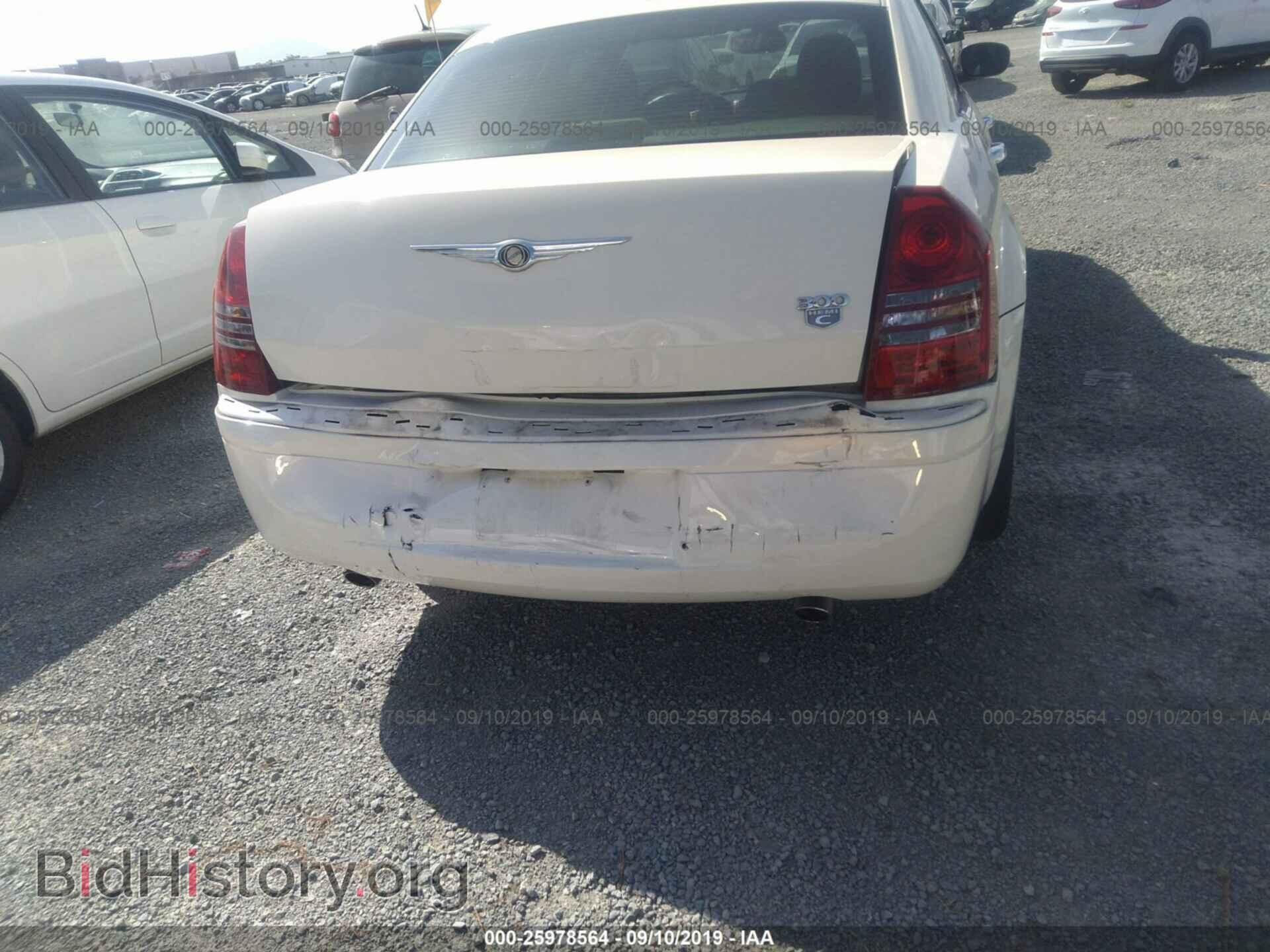 2007 CHRYSLER 300C - VIN: 2C3KA63H37H875092 - Фото 6