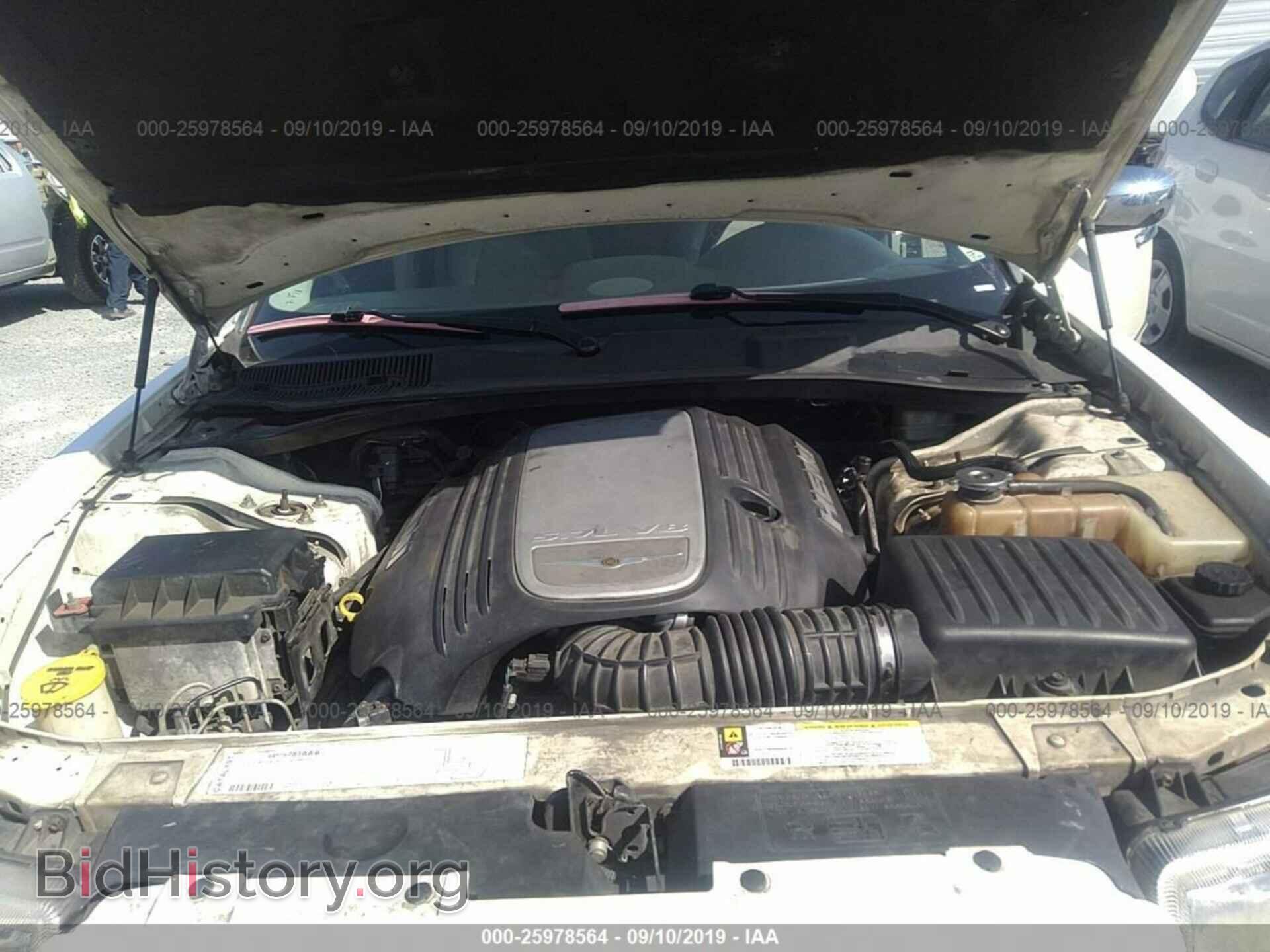 2007 CHRYSLER 300C - VIN: 2C3KA63H37H875092 - Фото 10