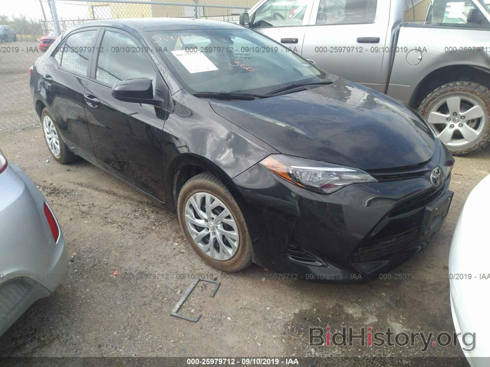 Photo 5YFBURHE6KP861662 - TOYOTA COROLLA 2019