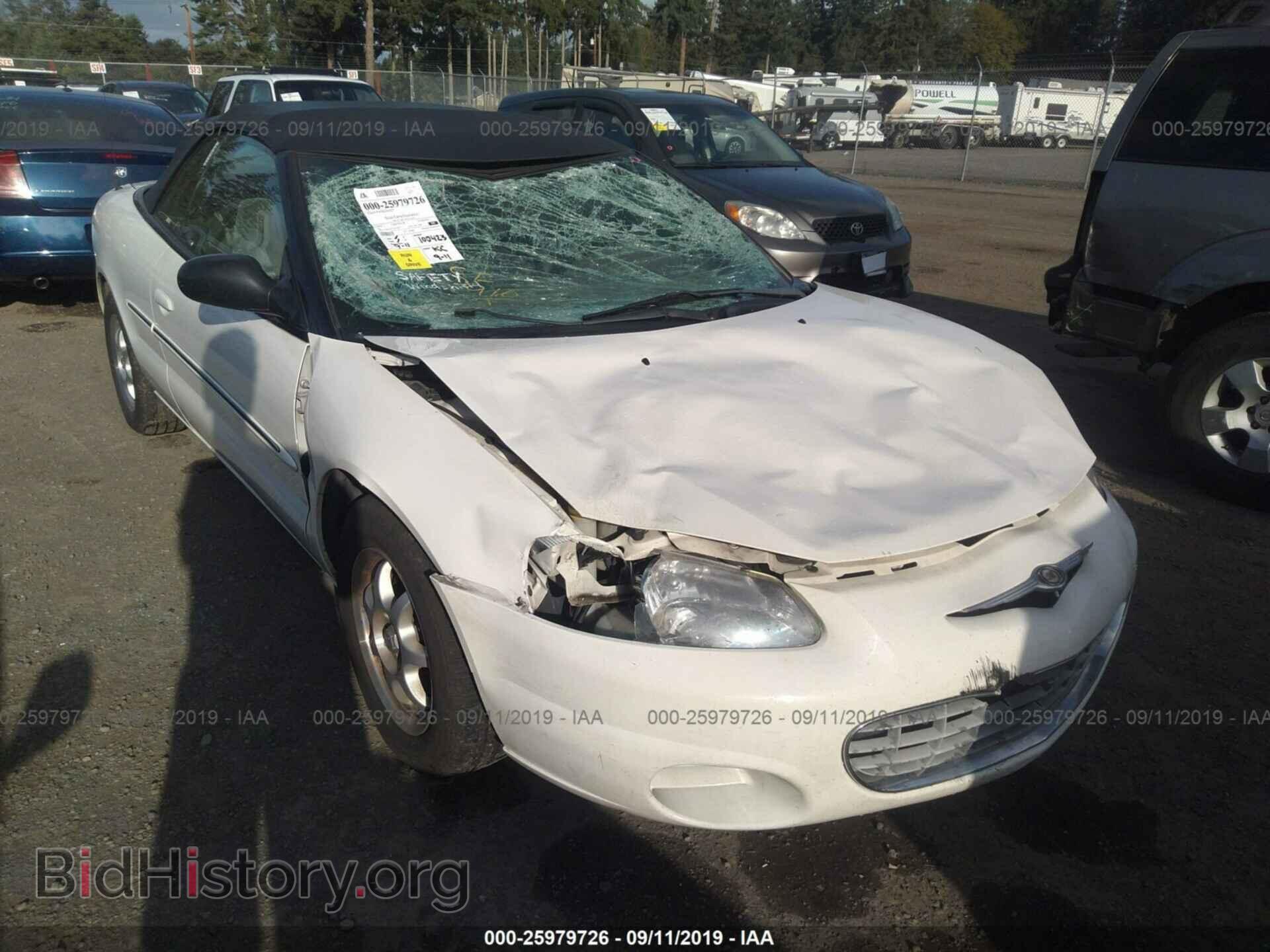 Photo 1C3EL45X72N318072 - CHRYSLER SEBRING 2002