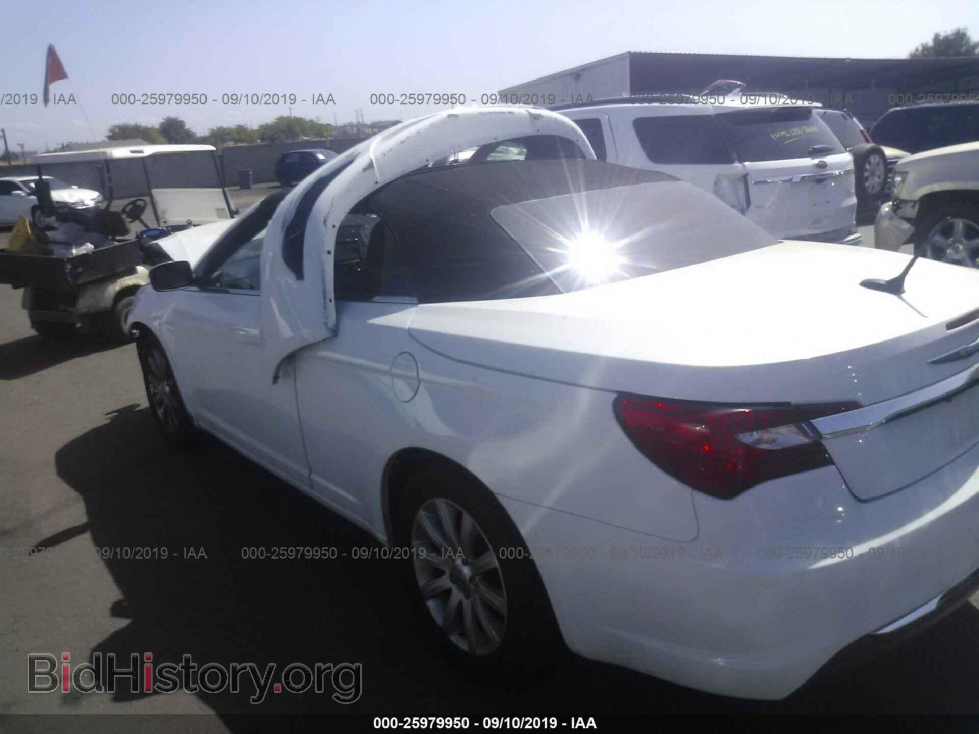 2013 CHRYSLER 200 - VIN: 1C3BCBEB0DN532979 - Фото 3