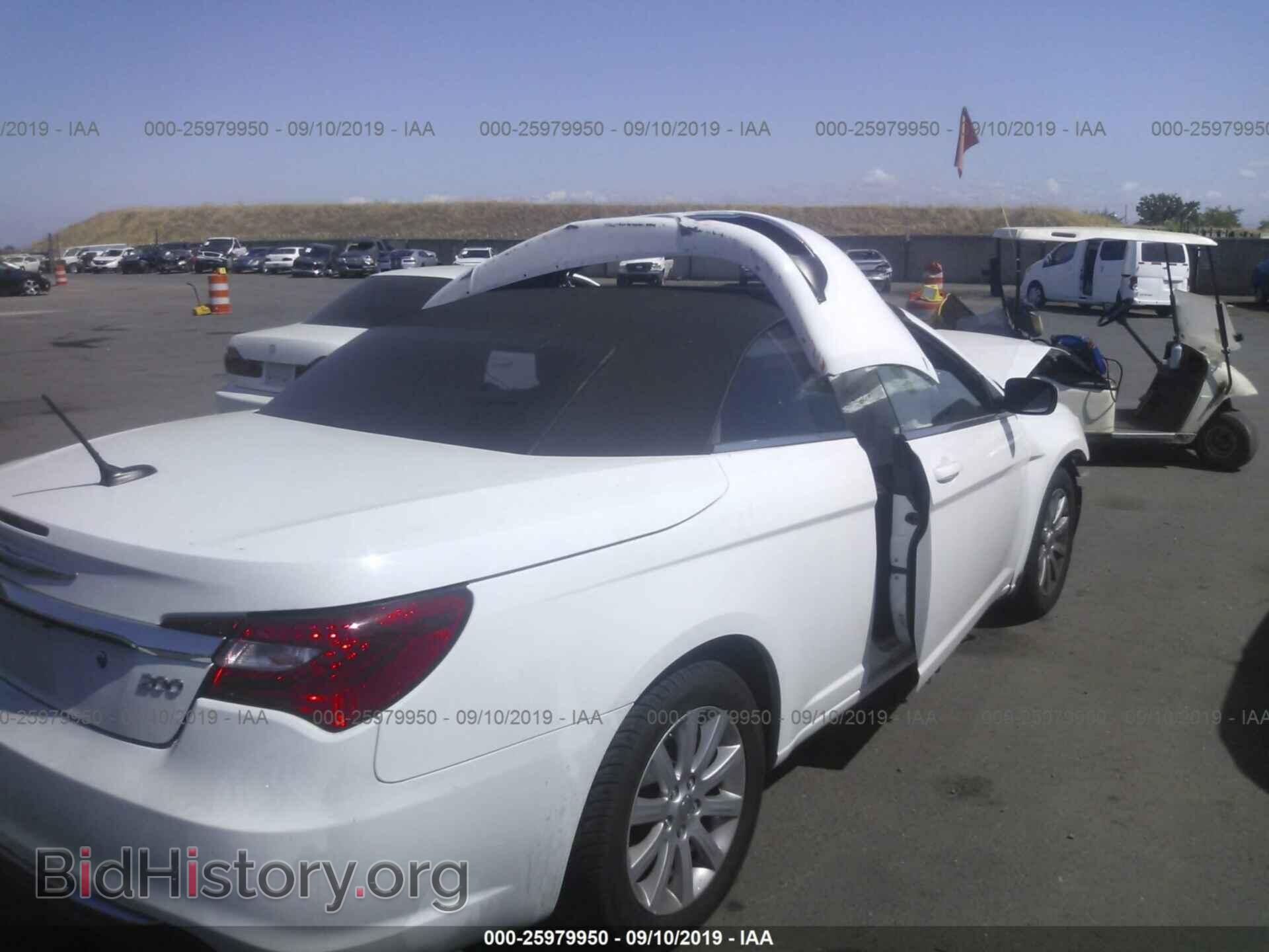 2013 CHRYSLER 200 - VIN: 1C3BCBEB0DN532979 - Фото 4