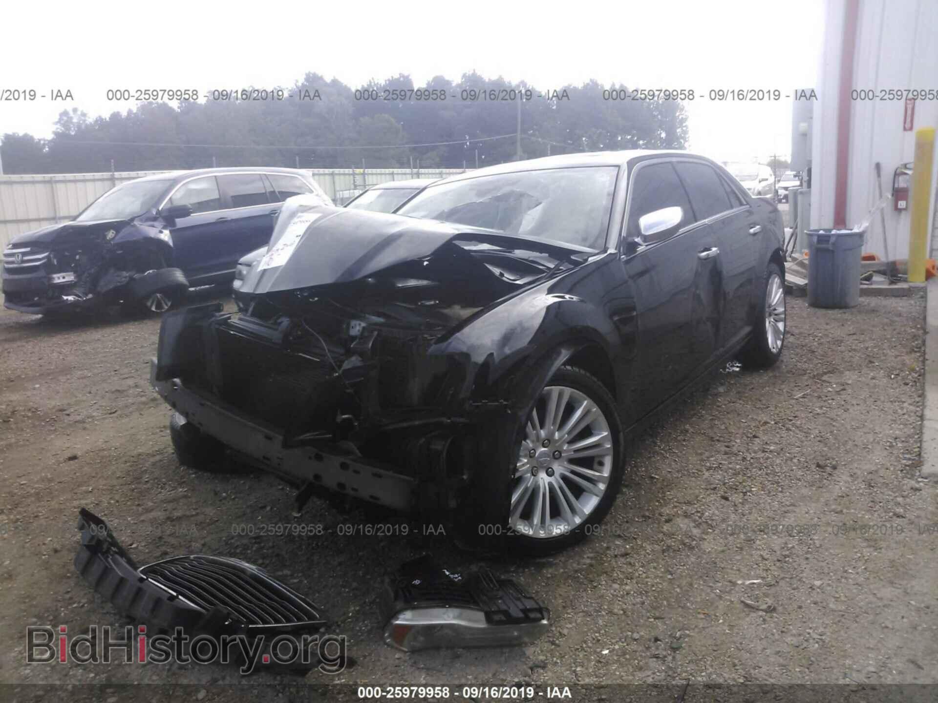 2011 CHRYSLER 300C - VIN: 2C3CA6CT3BH582522 - Фото 2