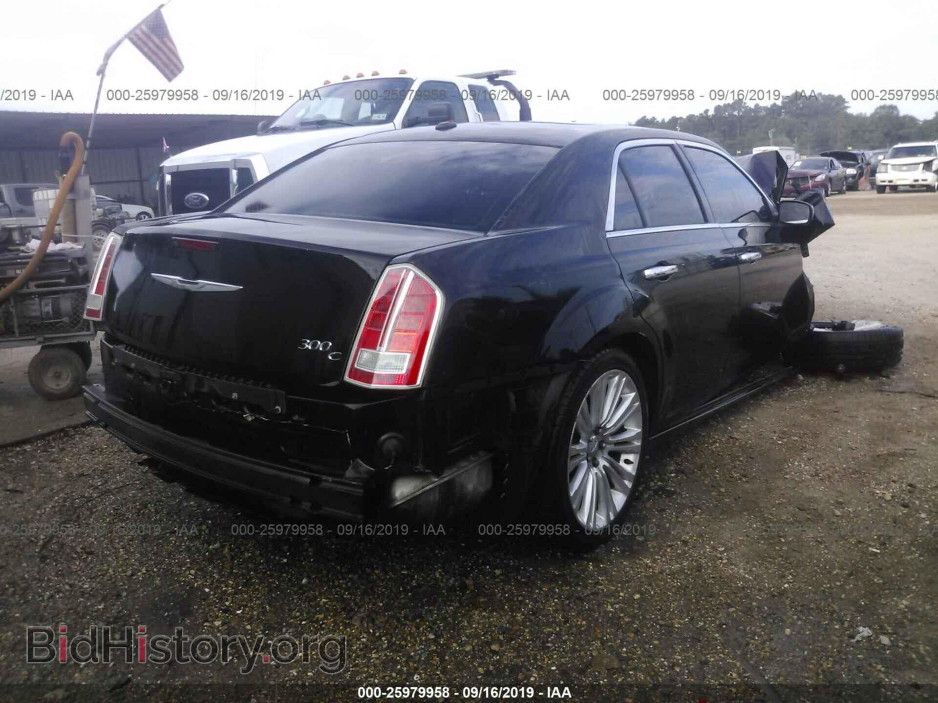 2011 CHRYSLER 300C - VIN: 2C3CA6CT3BH582522 - Фото 4