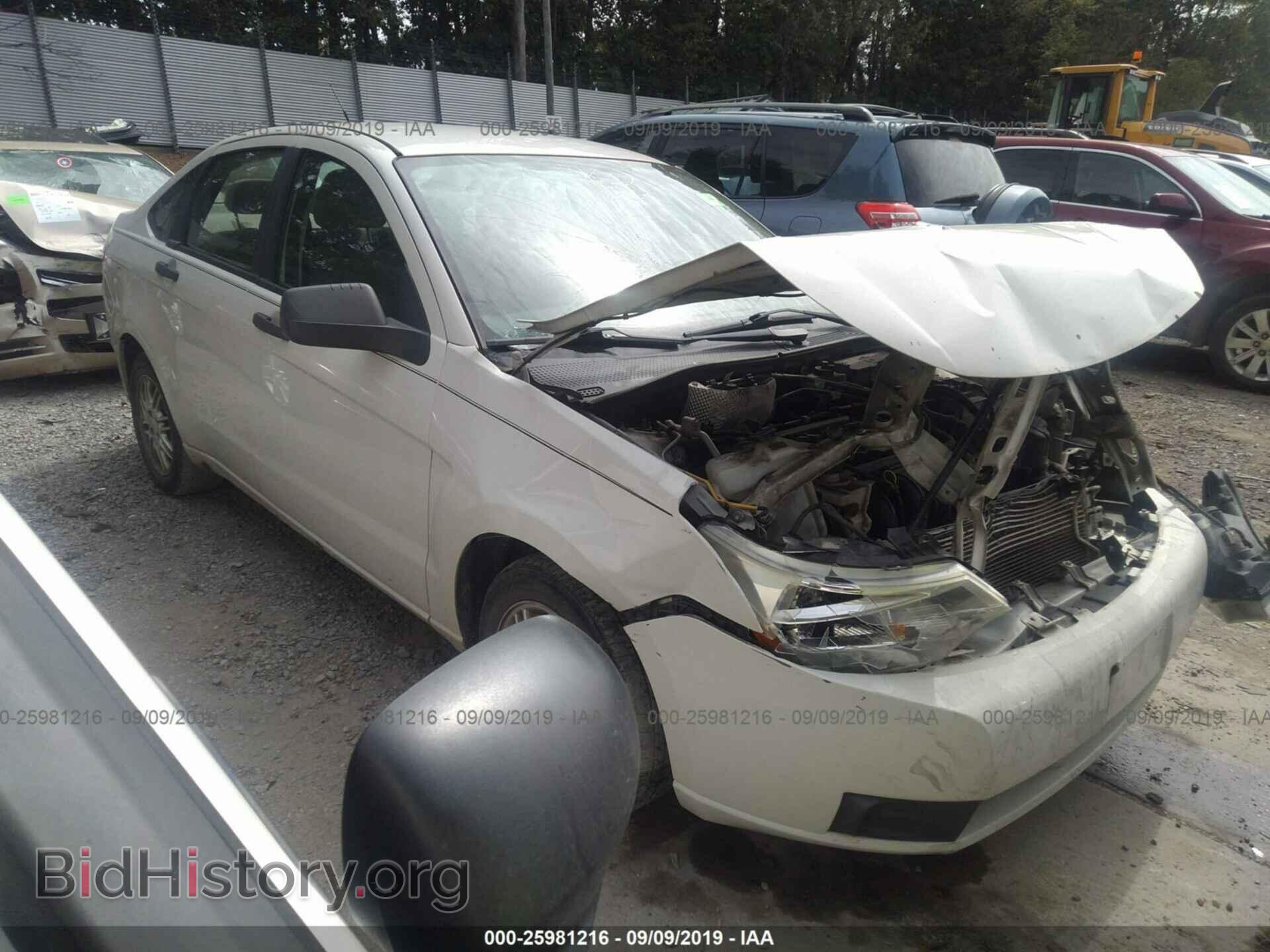 Photo 1FAHP35N79W100987 - FORD FOCUS 2009