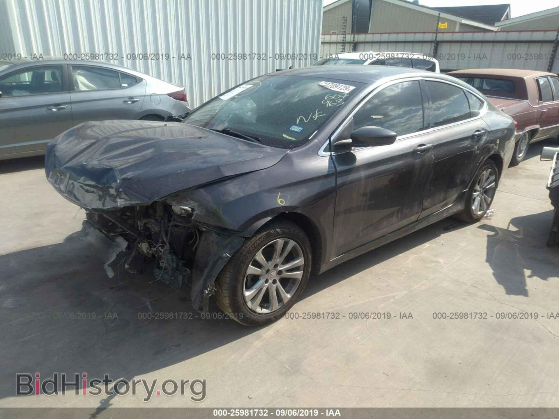 2015 CHRYSLER 200 - VIN: 1C3CCCAB6FN607963 - Фото 2