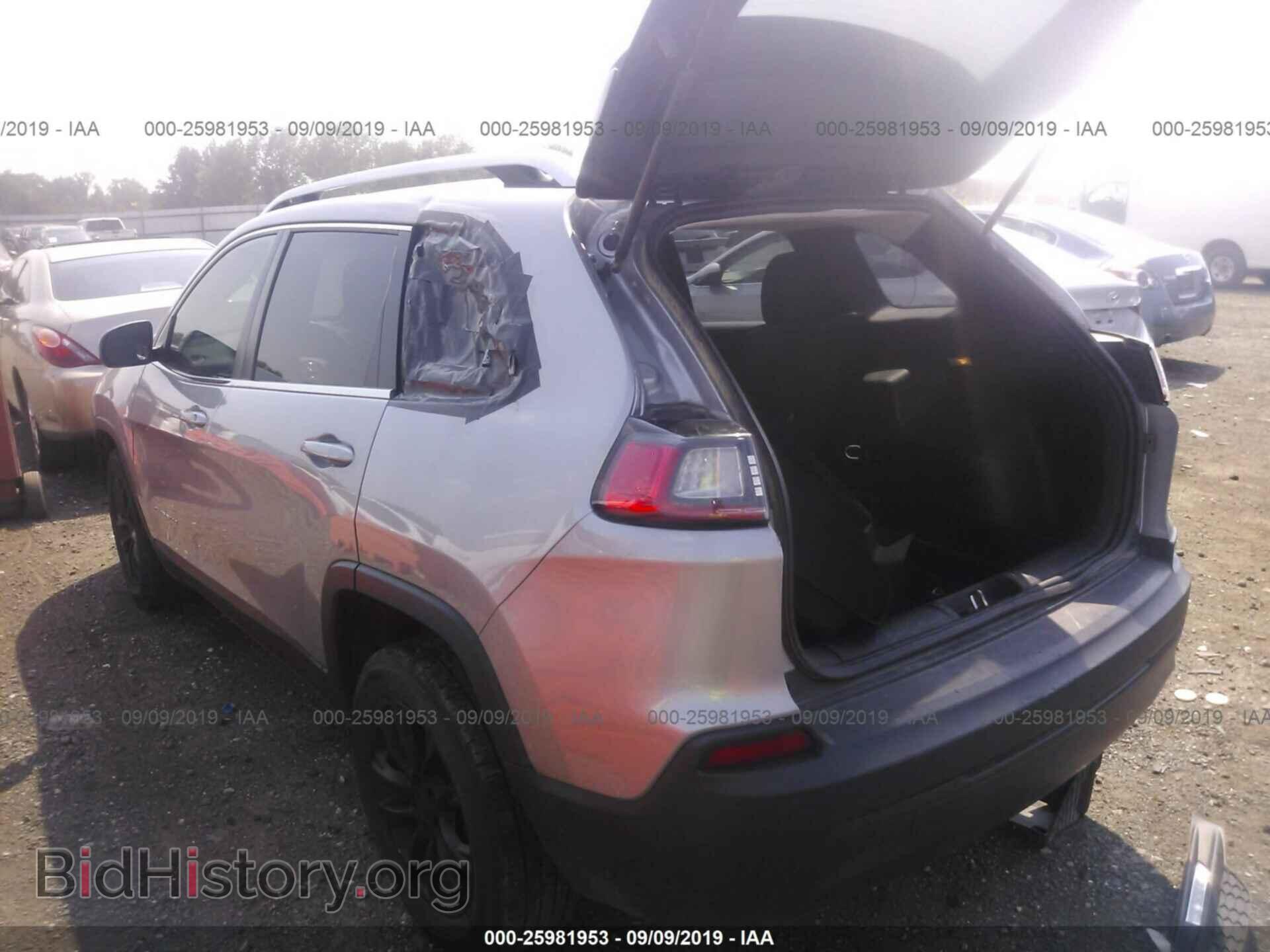 2019 JEEP CHEROKEE - VIN: 1C4PJLCB8KD205247 - Фото 3