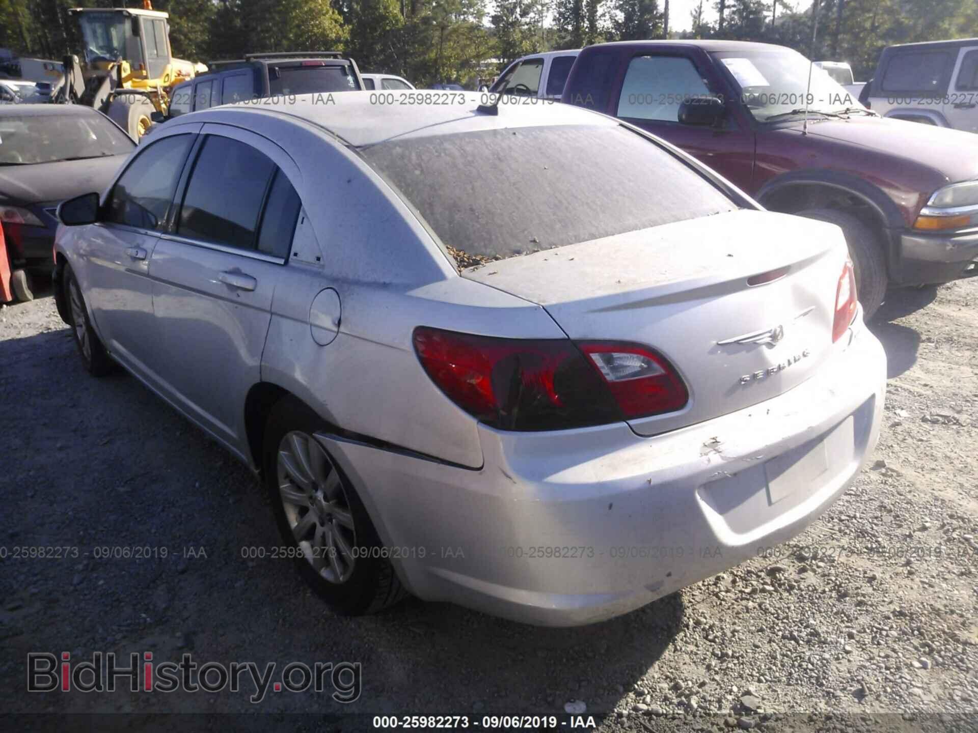 2010 CHRYSLER SEBRING - VIN: 1C3CC5FB3AN225919 - Фото 3