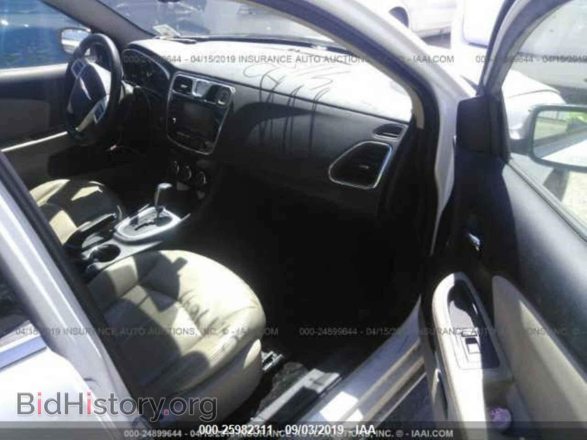 2011 CHRYSLER 200 - VIN: 1C3BC2FB4BN582263 - Photo 5
