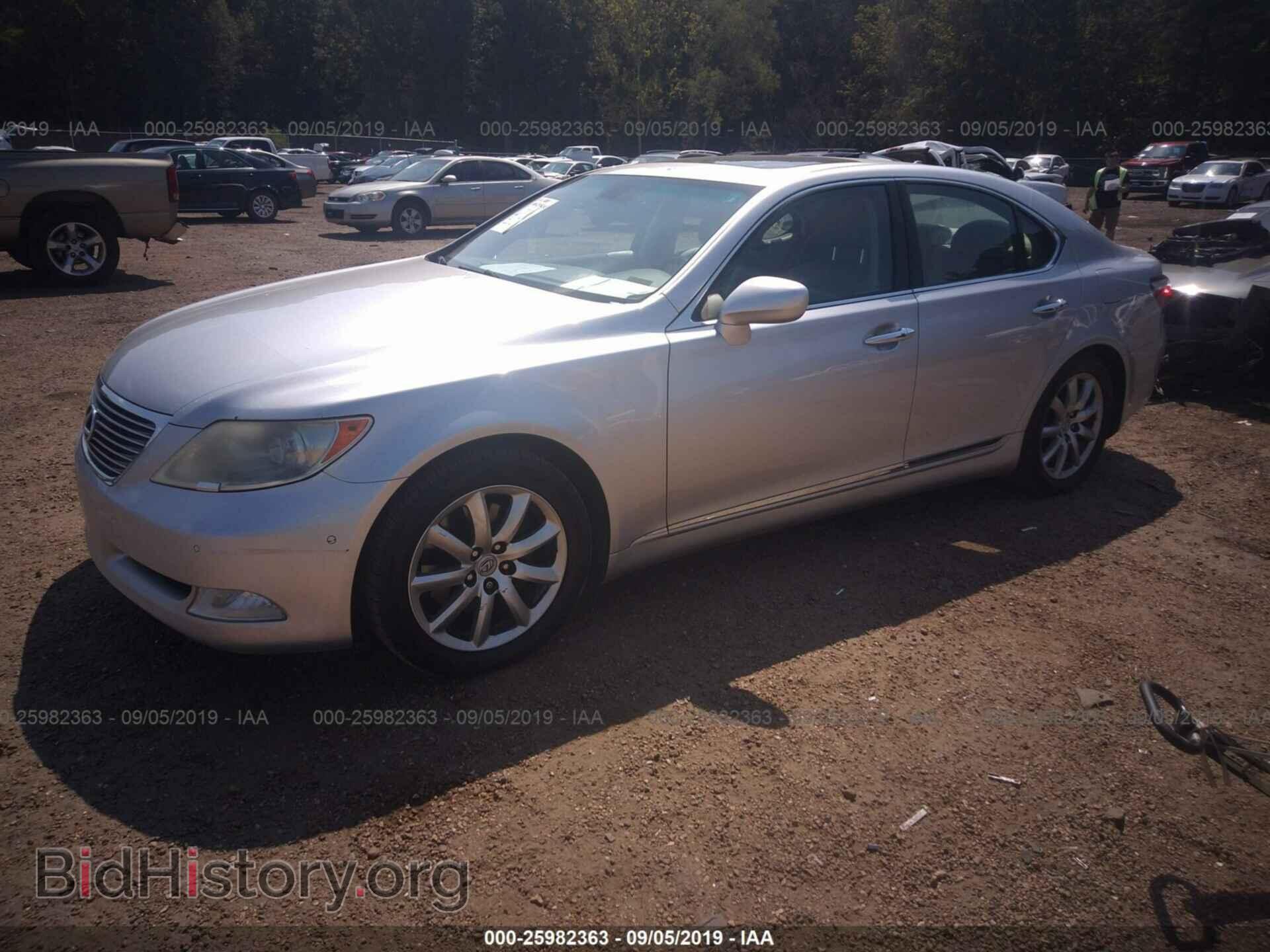 2009 LEXUS LS - VIN: JTHBL46F795087543 - Фото 2