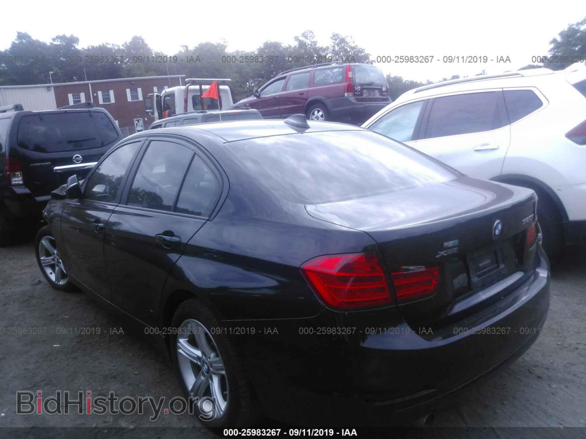 2015 BMW 320 - VIN: WBA3C3G57FNS74425 - Фото 3