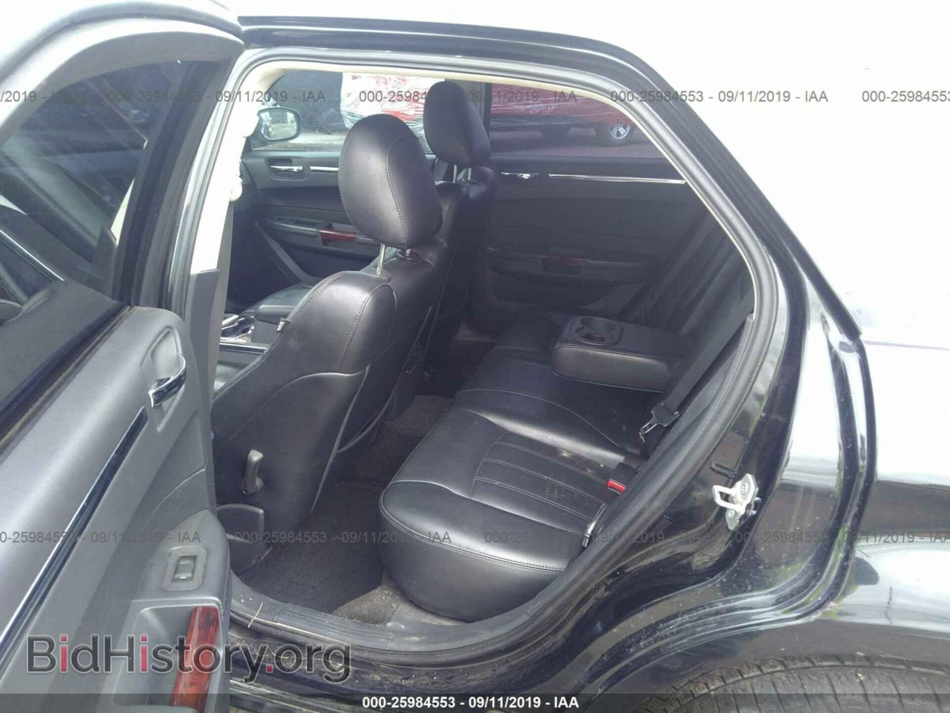 2009 CHRYSLER 300C - VIN: 2C3LK63T39H545400 - Фото 8