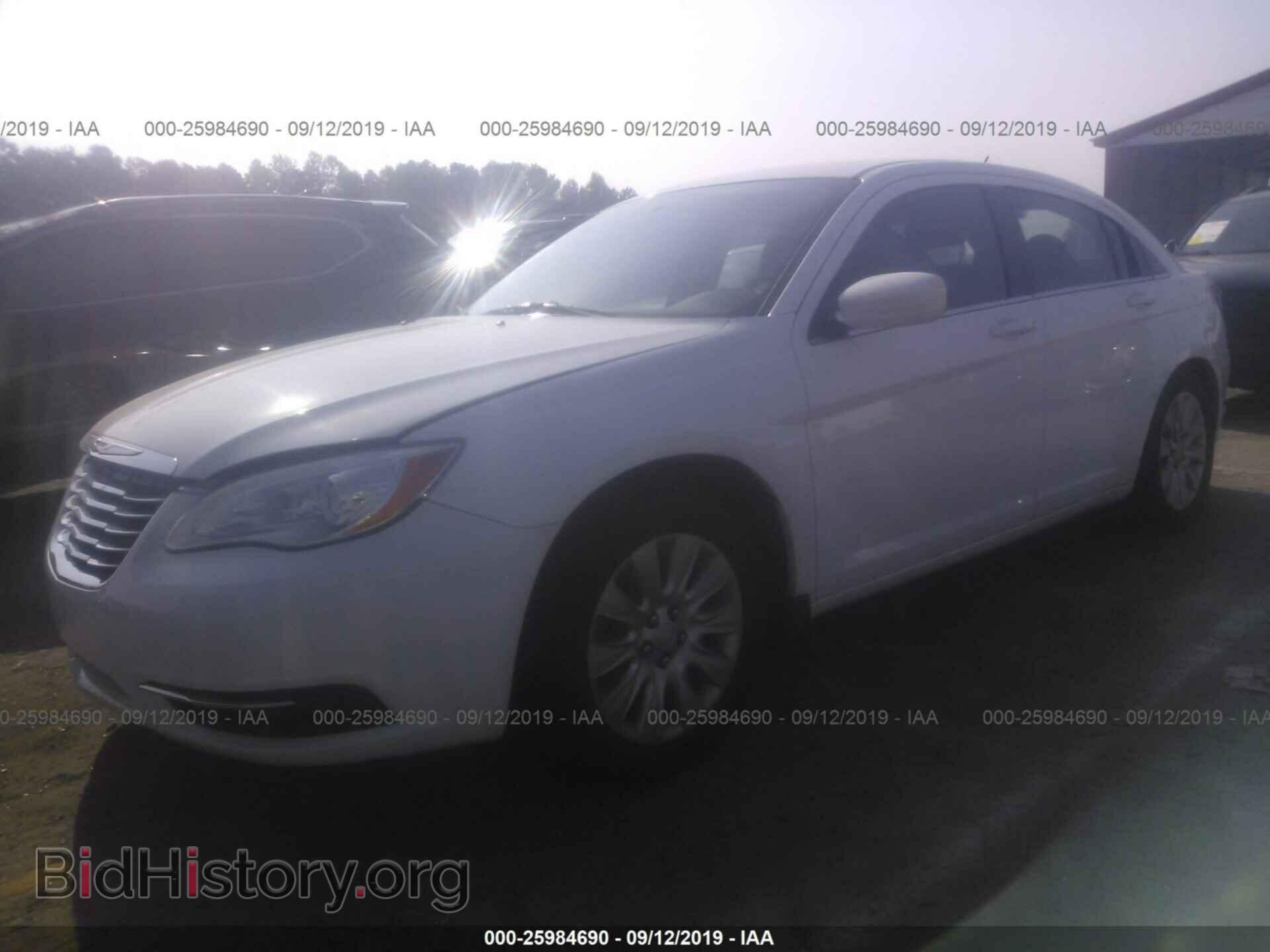 2014 CHRYSLER 200 - VIN: 1C3CCBAB0EN206689 - Фото 2