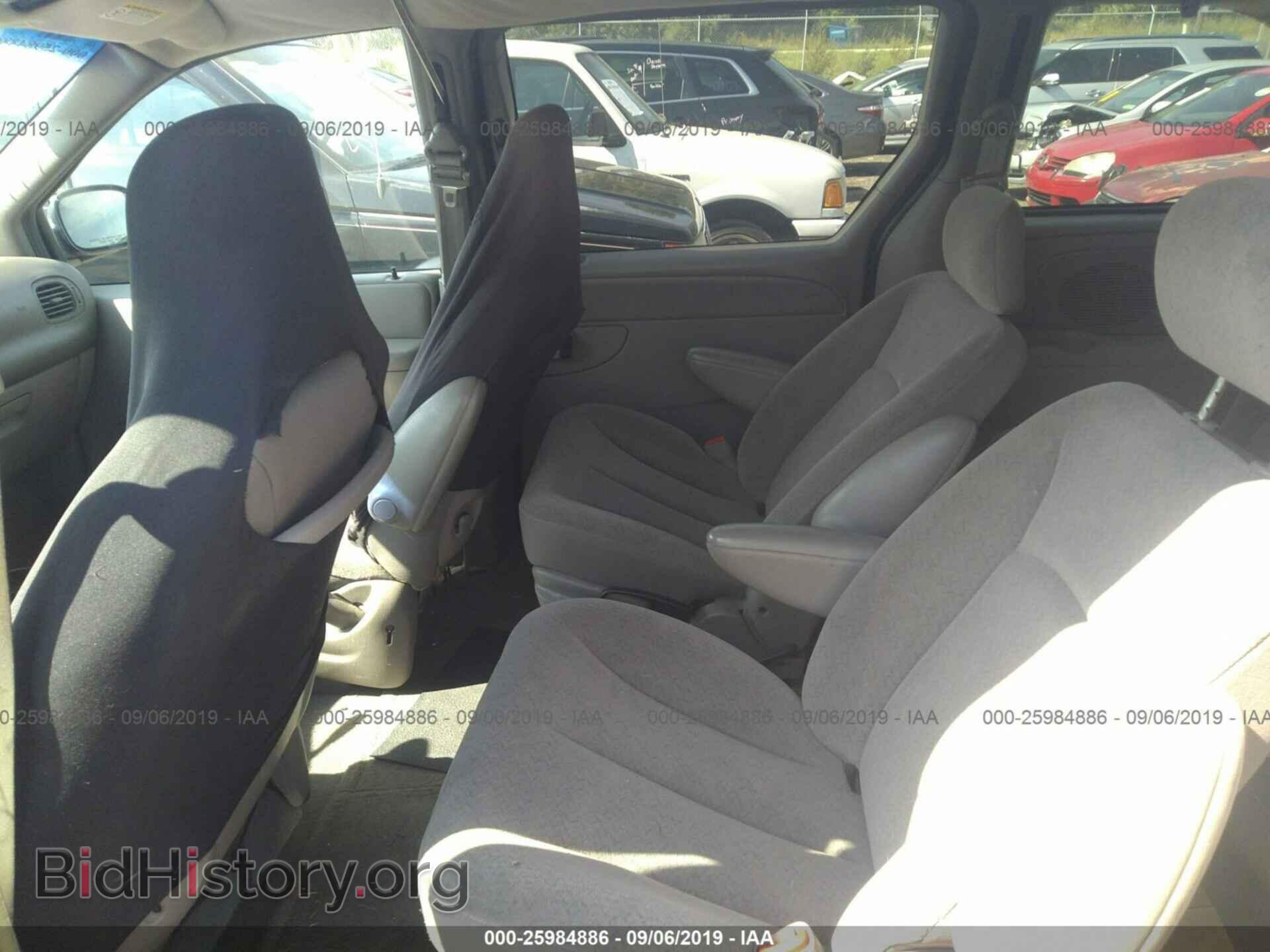 2002 CHRYSLER VOYAGER - VIN: 1C8GJ45342B689942 - Фото 8
