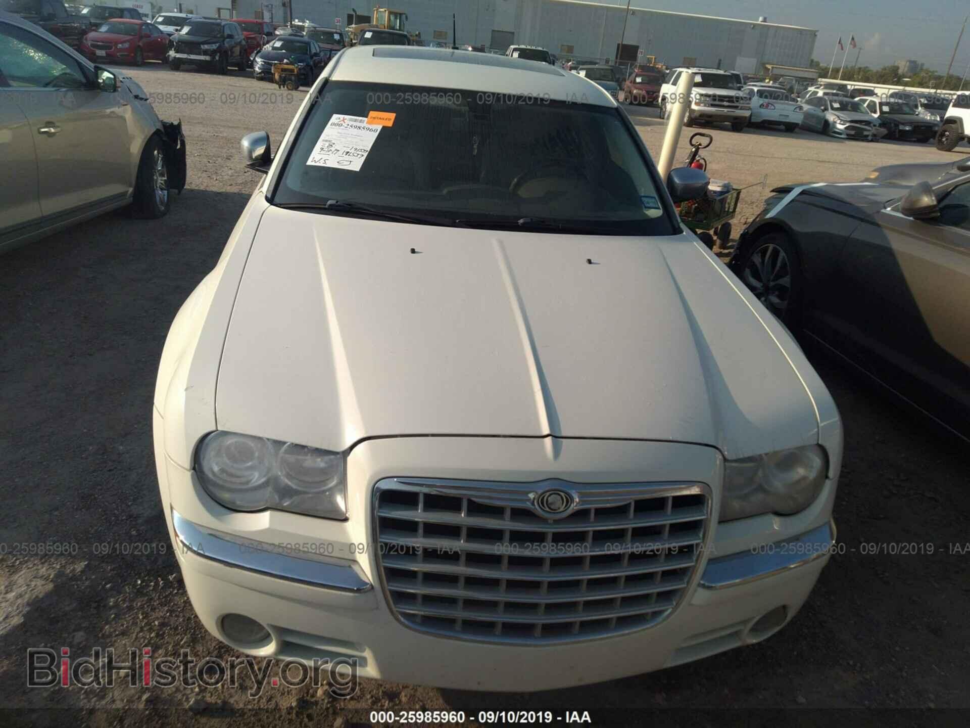 2008 CHRYSLER 300C - VIN: 2C3KA63H48H147055 - Фото 6