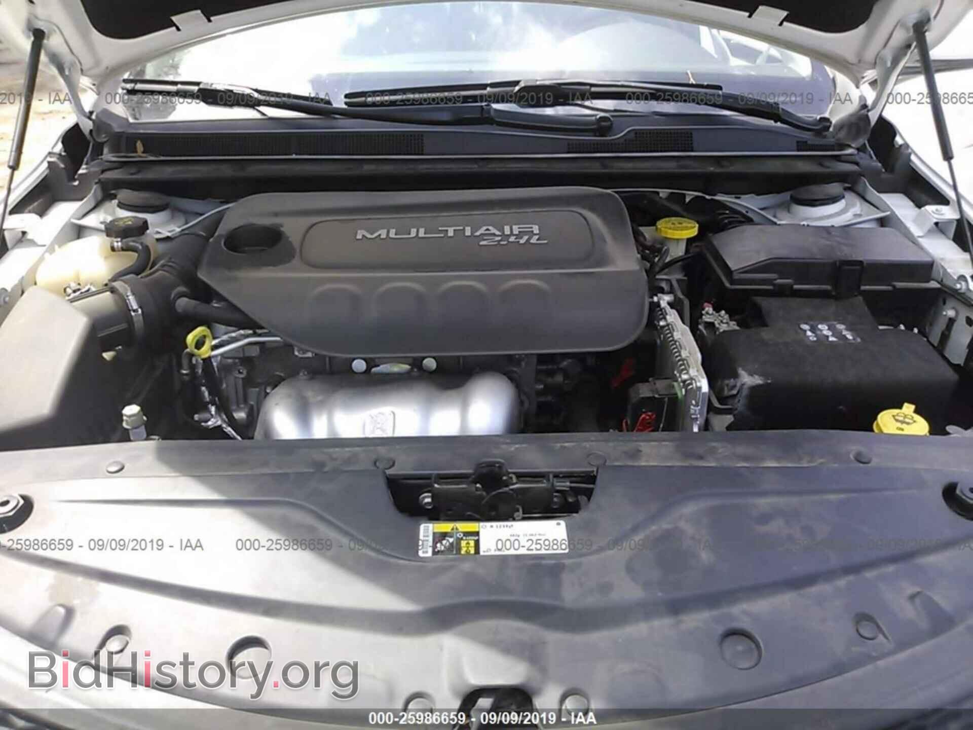 2016 CHRYSLER 200 - VIN: 1C3CCCAB6GN142554 - Фото 10
