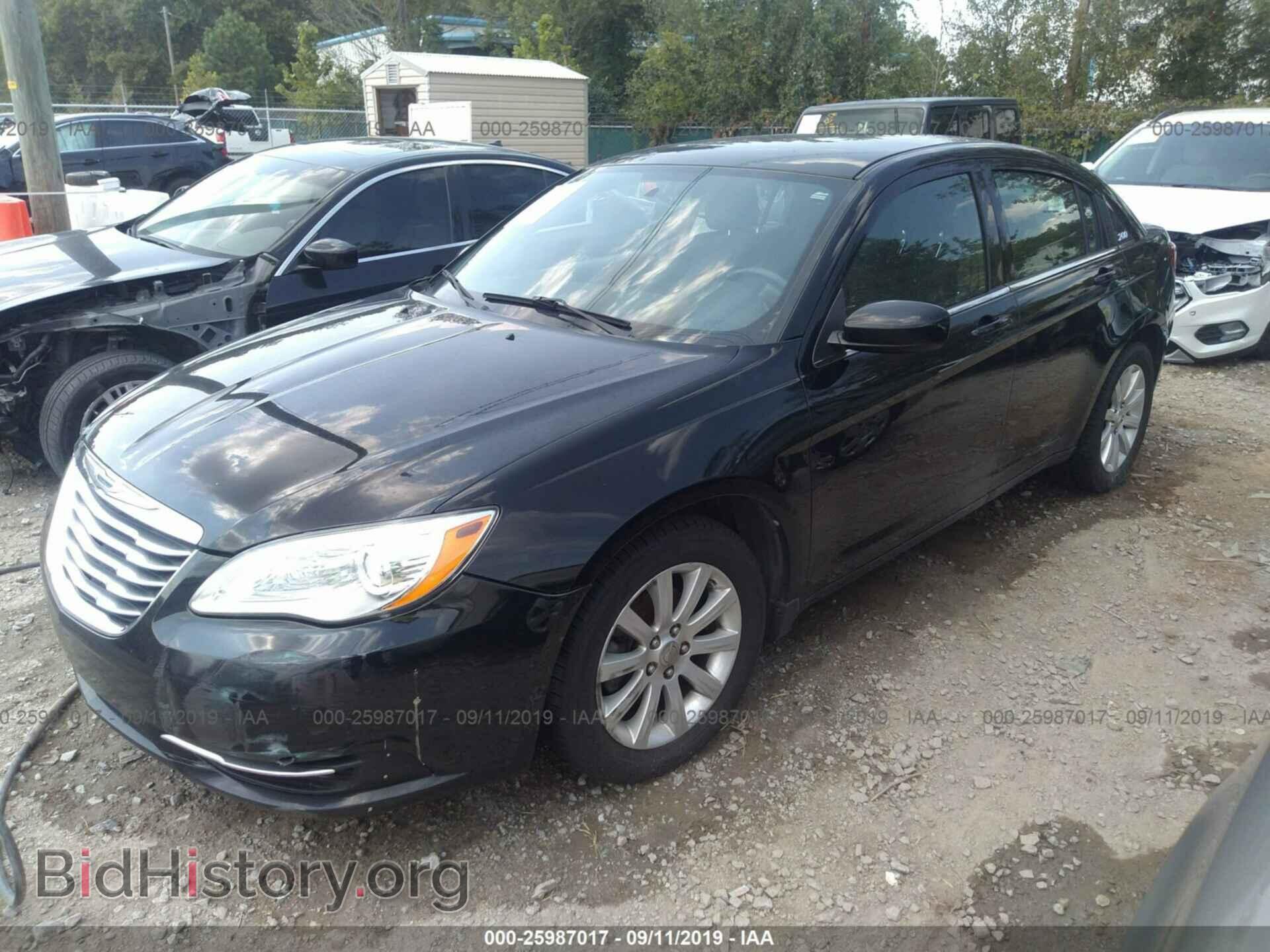 2013 CHRYSLER 200 - VIN: 1C3CCBBG3DN569383 - Photo 2