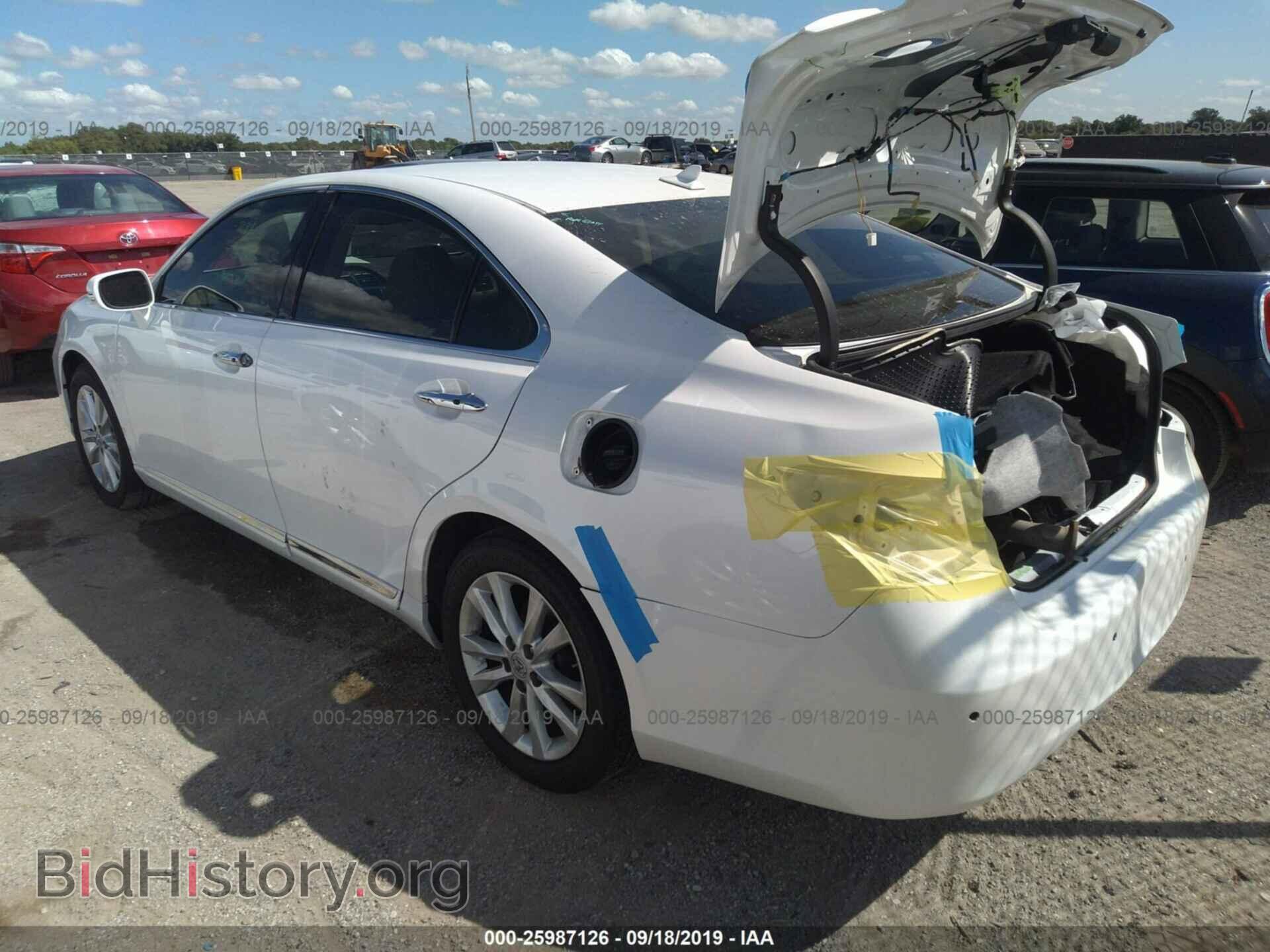2011 LEXUS ES - VIN: JTHBK1EG2B2423666 - Фото 3