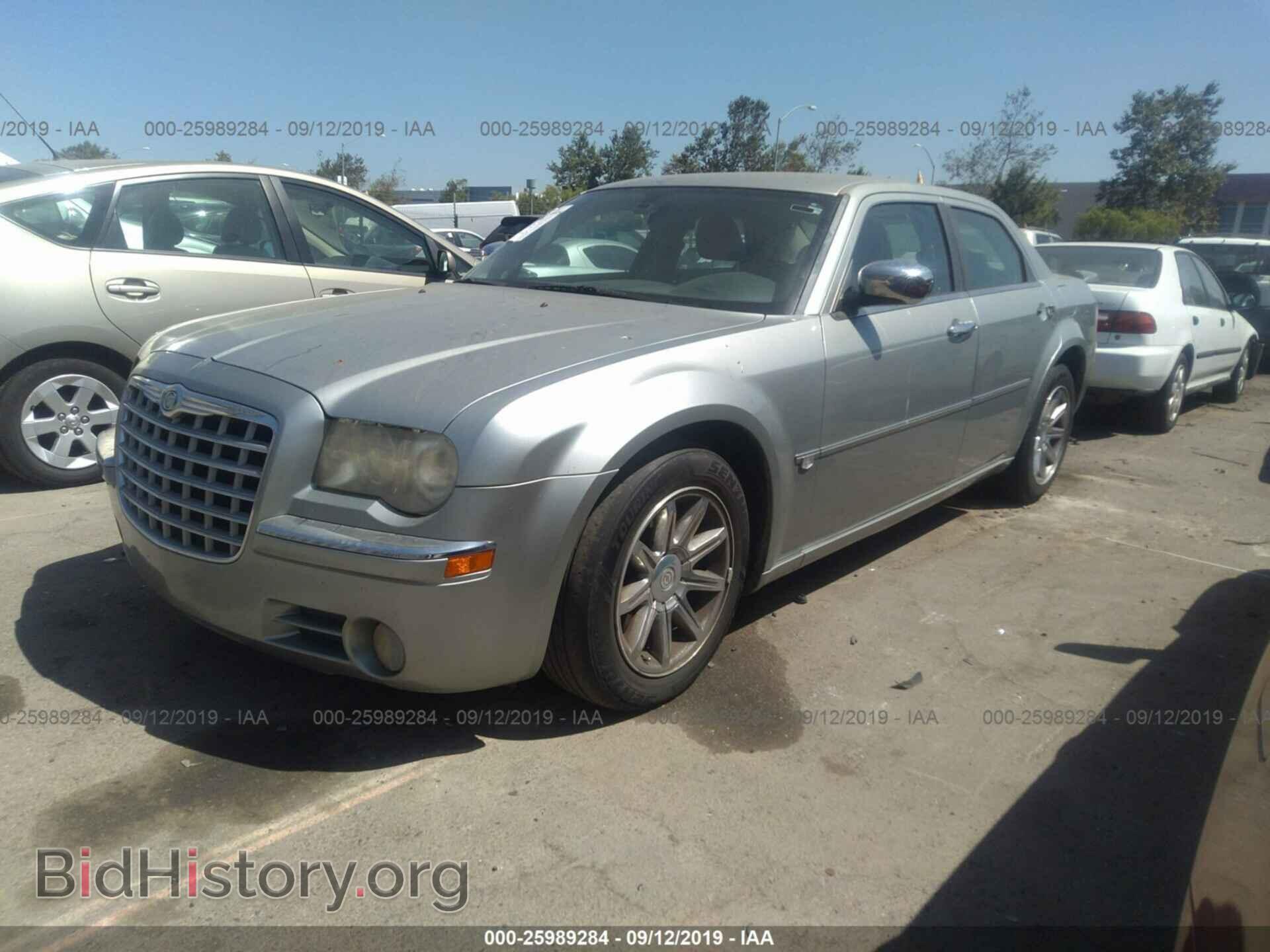 2005 CHRYSLER 300C - VIN: 2C3AA63H75H170224 - Фото 2